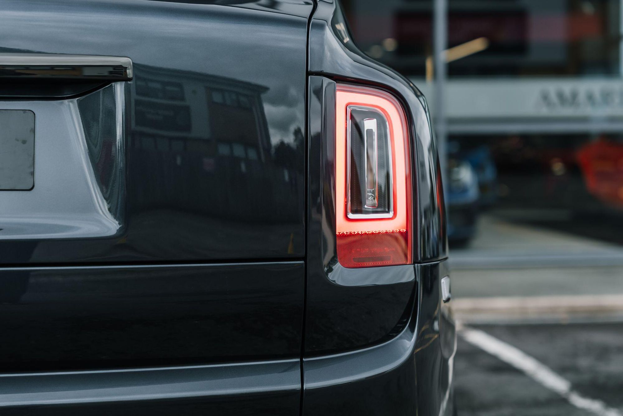 ROLLS-ROYCE CULLINAN ESTATE Black Badge 5dr Auto for sale UK - Slide 10