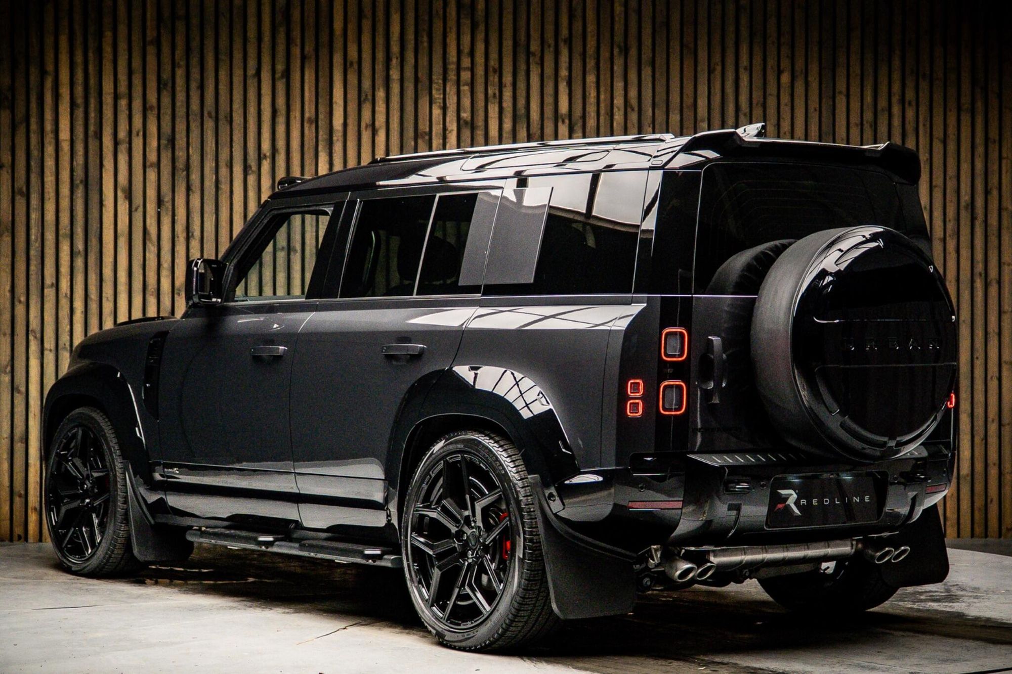 LAND ROVER DEFENDER ESTATE 5.0 P425 X 110 5dr Auto for sale UK - Slide 3