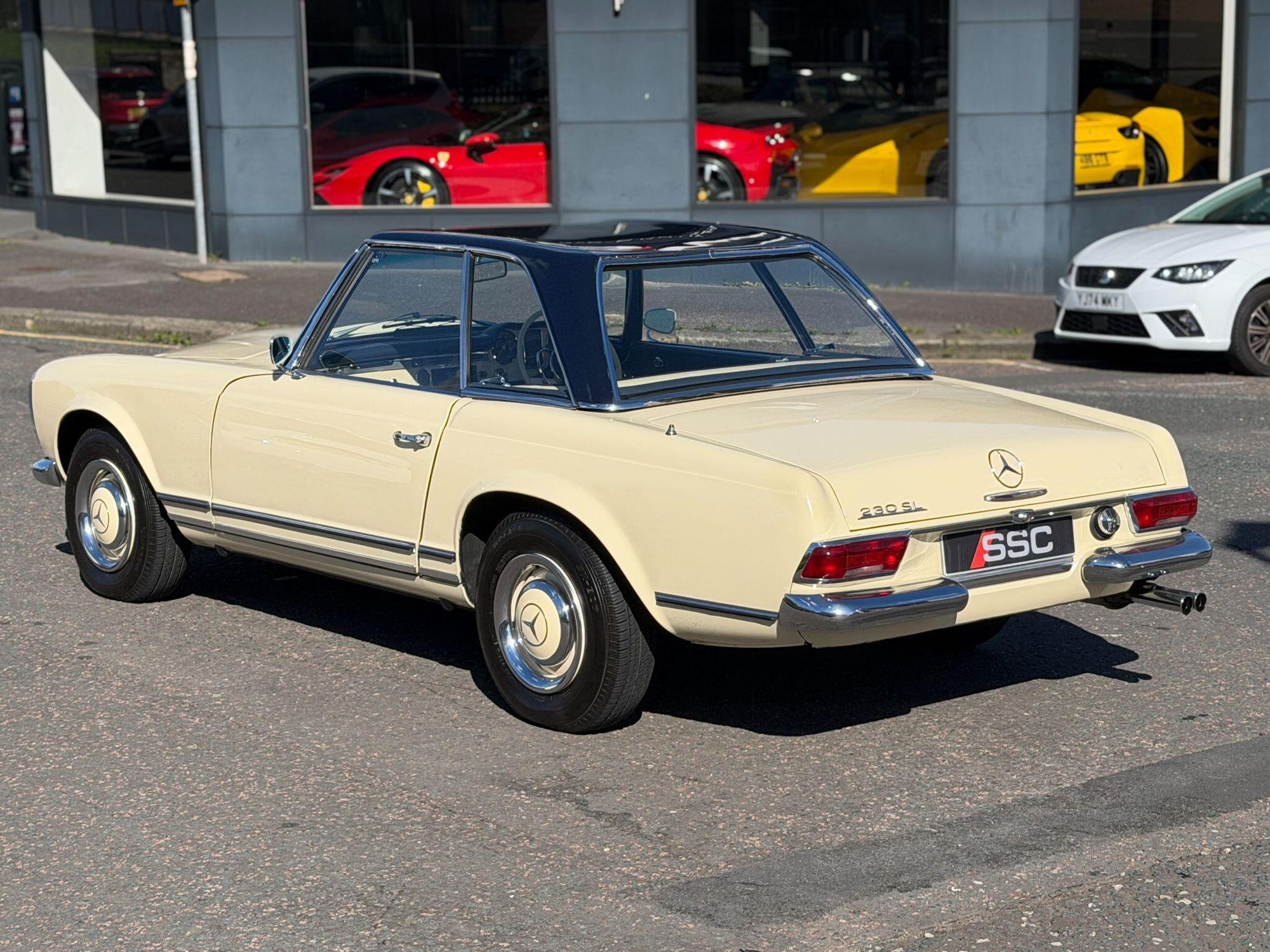 MERCEDES-BENZ SL SERIES CONVERTIBLE SL500 2dr Auto for sale UK - Slide 10