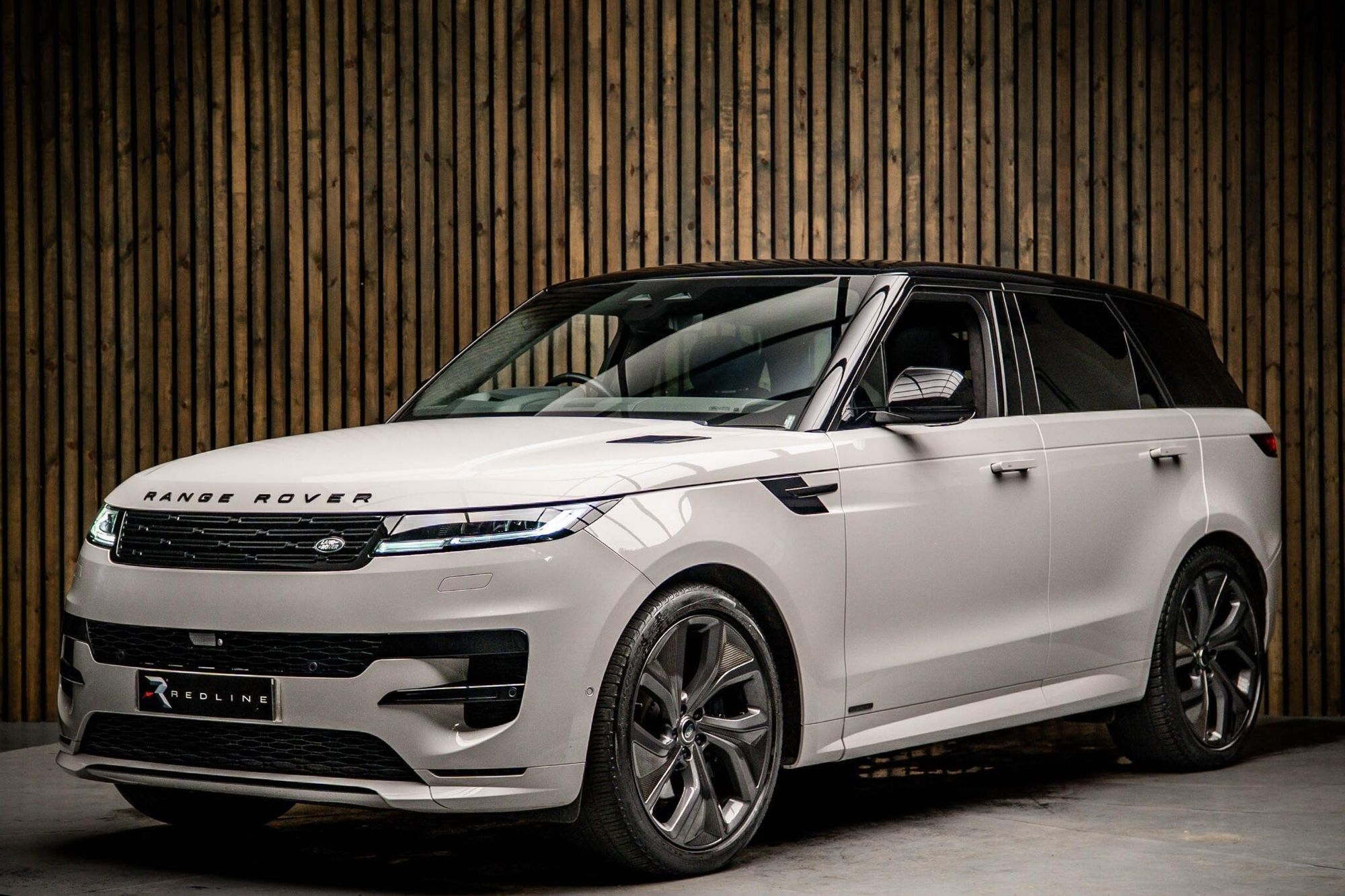 LAND ROVER RANGE ROVER SPORT DIESEL ESTATE 3.0 D350 Autobiography 5dr Auto for sale UK - Slide 8