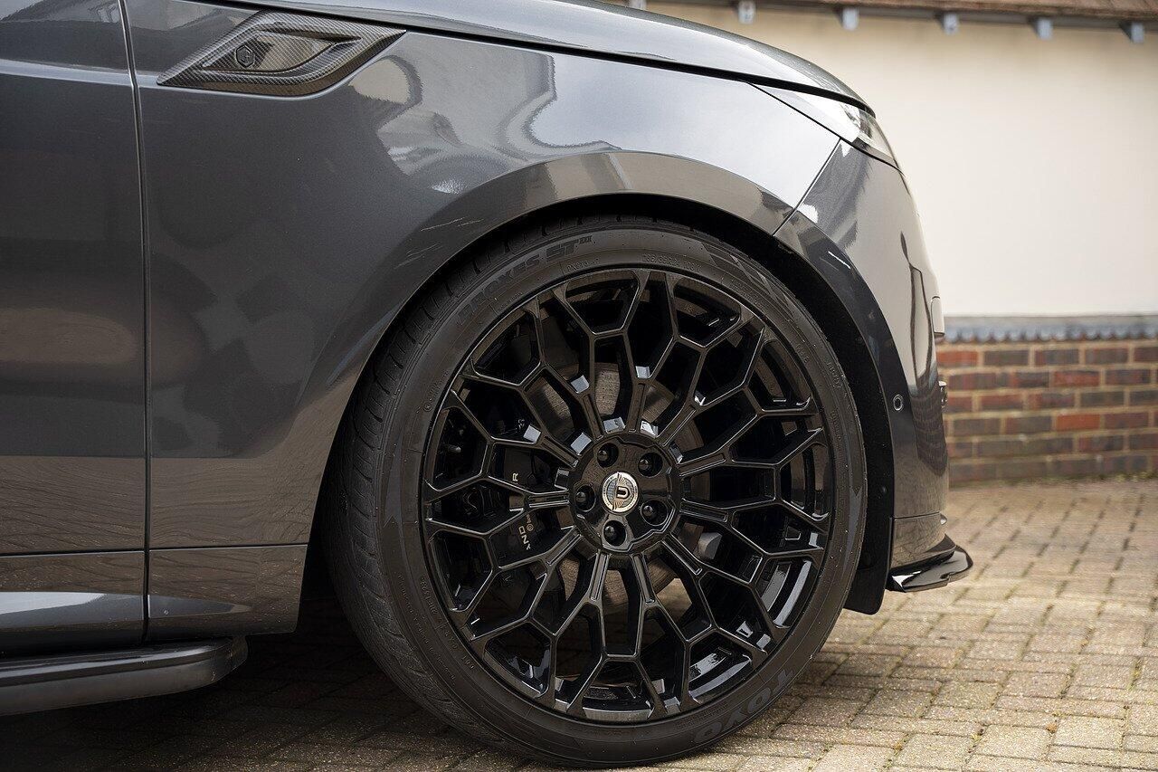 LAND ROVER RANGE ROVER SPORT ESTATE 3.0 P400 Autobiography 5dr Auto for sale UK - Slide 7