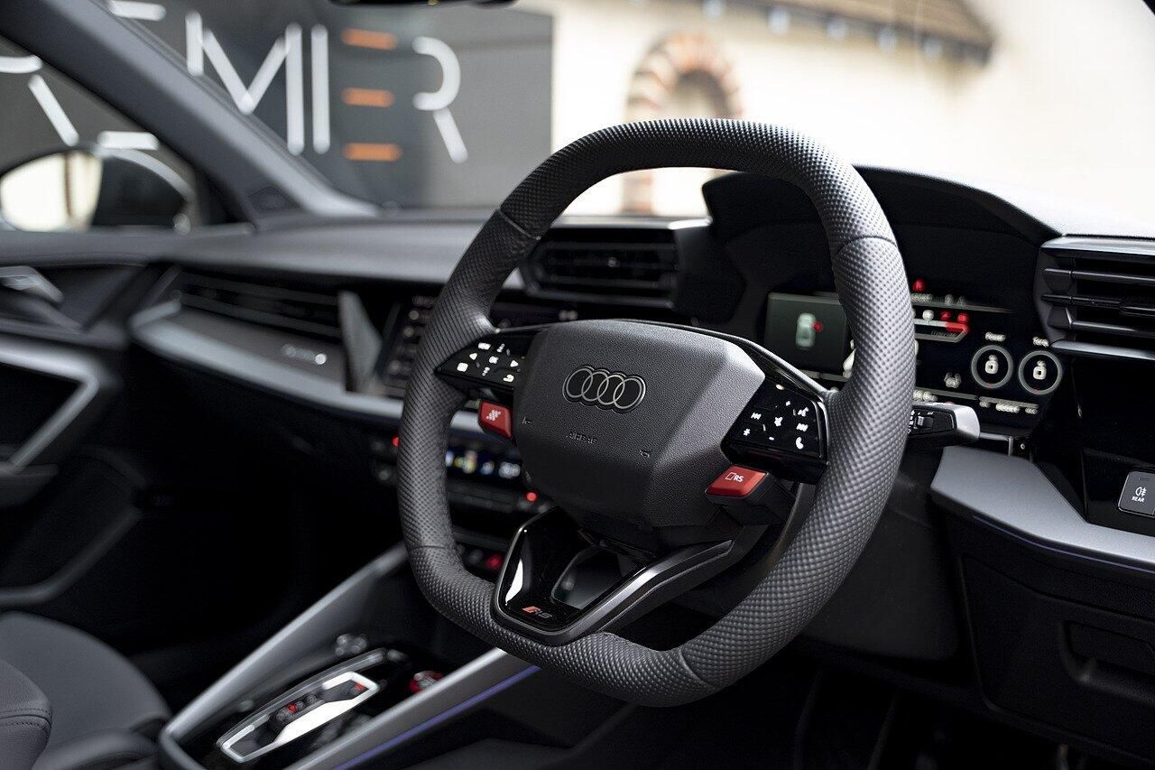 AUDI RS3 RS 3 SALOON RS 3 TFSI Quattro Carbon Vorsprung 4dr S Tronic for sale UK - Slide 9