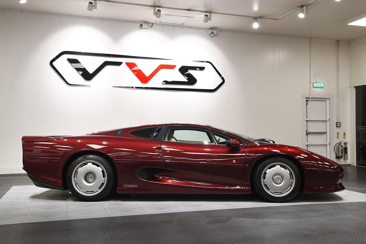 JAGUAR XJ220 COUPE 3.5 2dr for sale UK - Slide 2