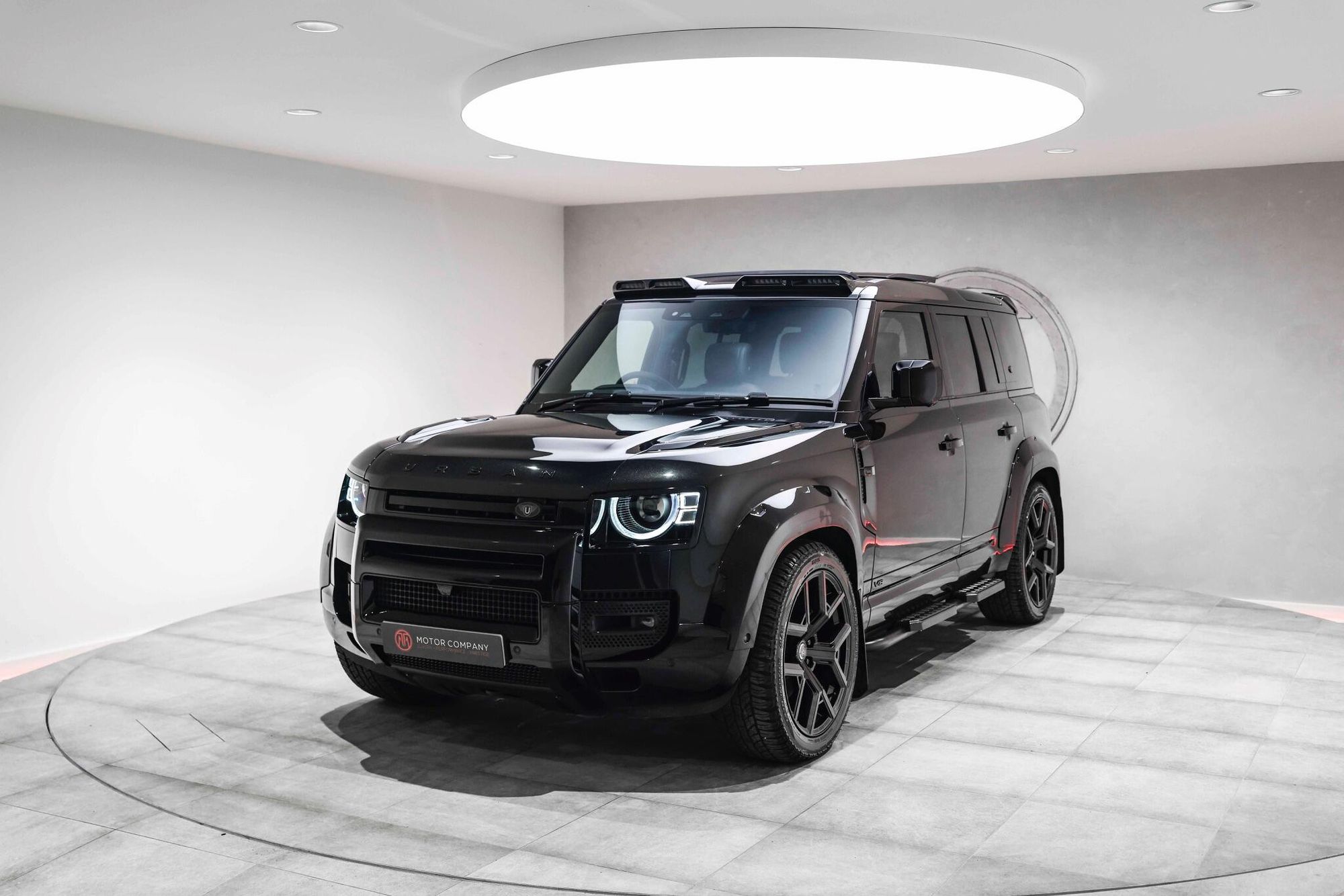 LAND ROVER DEFENDER ESTATE 5.0 P525 V8 110 5dr Auto for sale UK - Slide 7