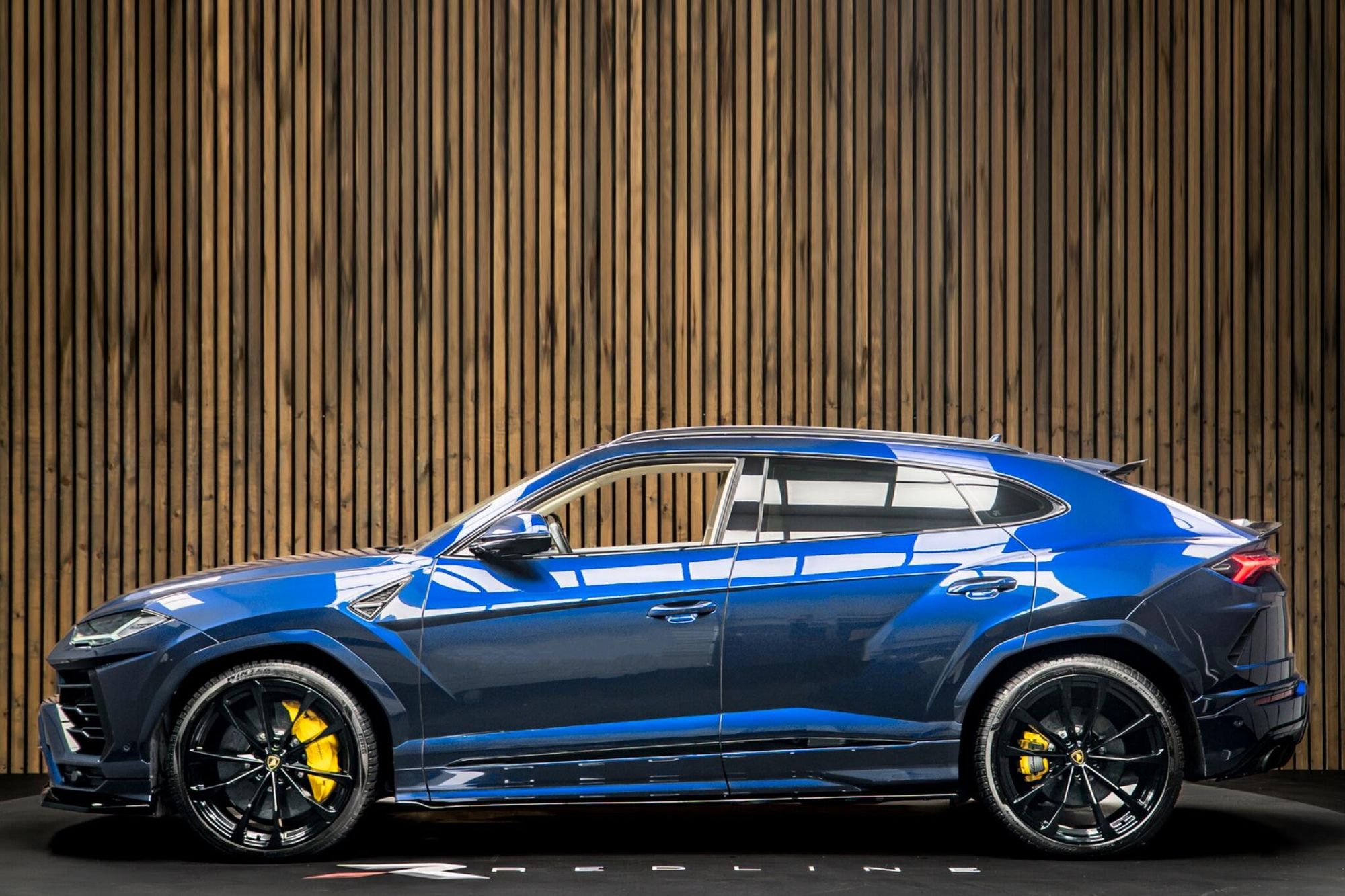 LAMBORGHINI URUS ESTATE 4.0T FSI V8 5dr Auto for sale UK - Slide 7