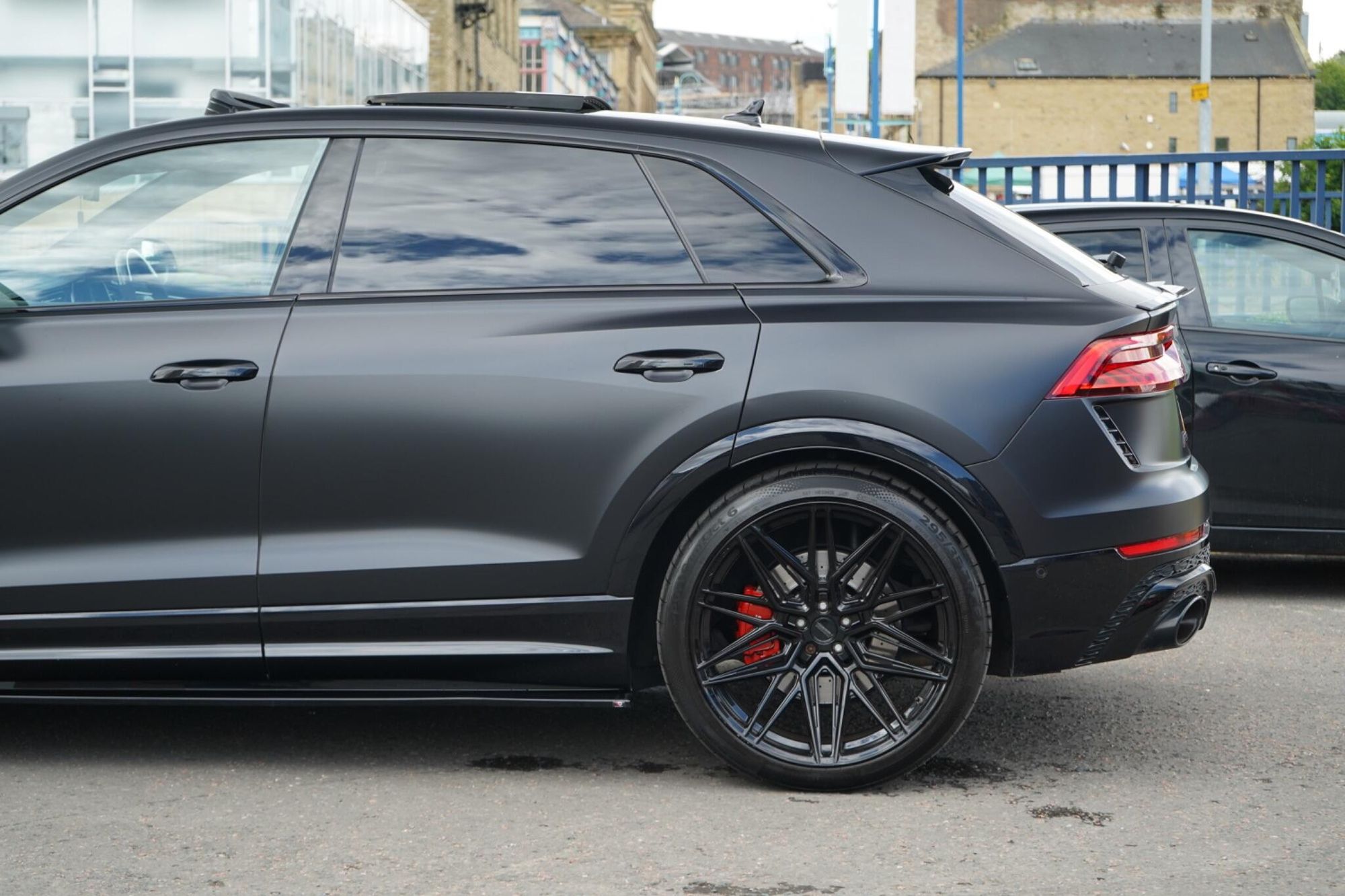 AUDI Q8 ESTATE SQ8 TFSI Quattro Vorsprung 5dr Tiptronic for sale UK - Slide 10