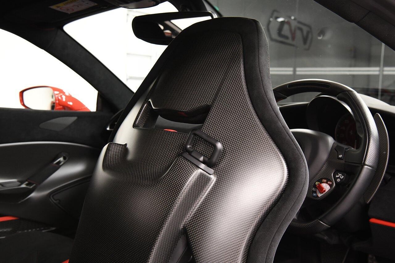 FERRARI 488 PISTA COUPE 2dr Auto for sale UK - Slide 10