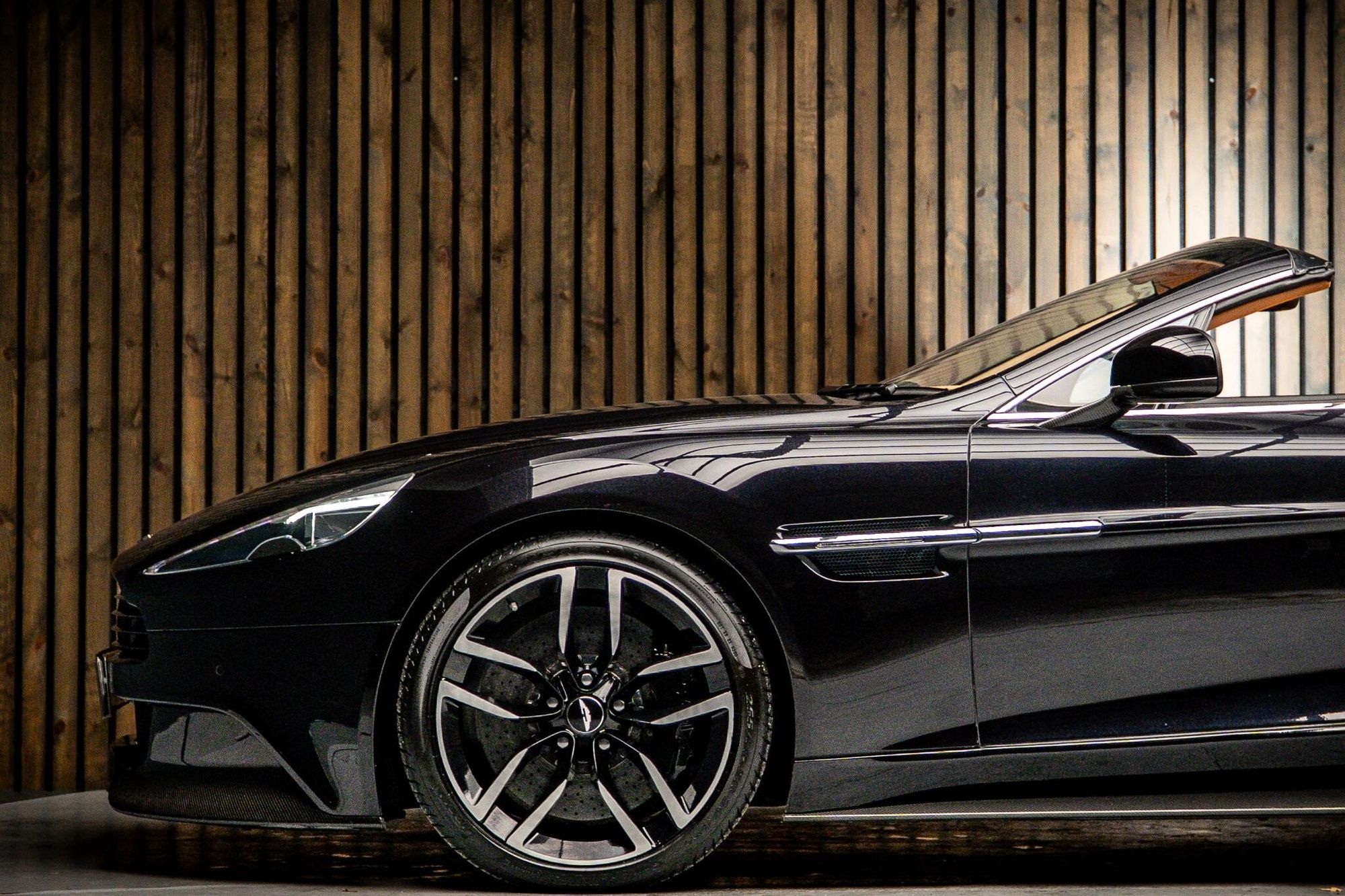 ASTON MARTIN VANQUISH CONVERTIBLE V12 [568] 2dr Volante Touchtronic Auto for sale UK - Slide 9