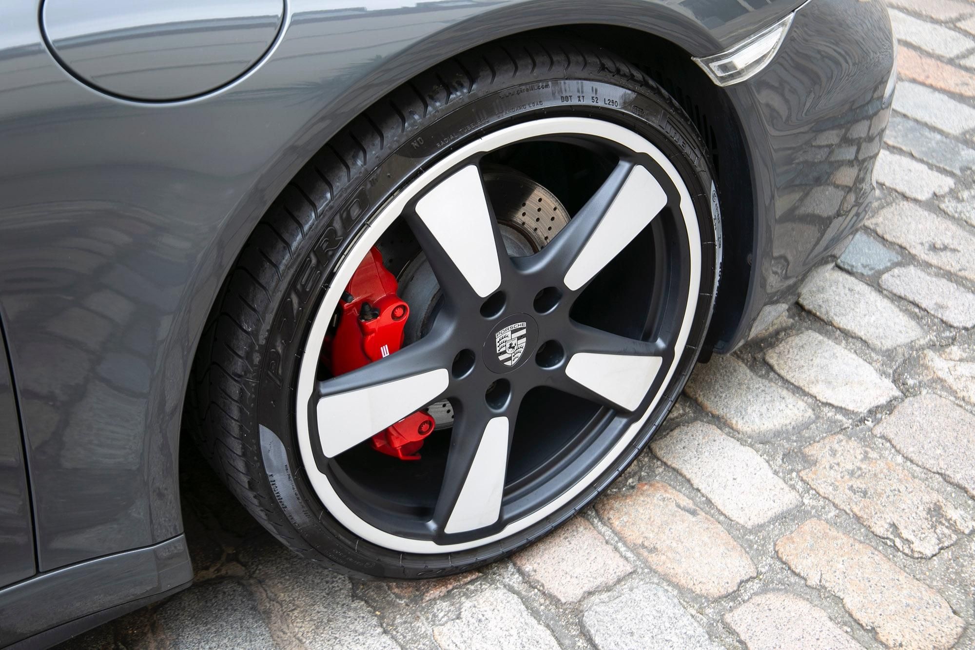 PORSCHE 911 [991] CARRERA COUPE SPECIAL EDITIONS 50th Anniversary 2dr PDK for sale UK - Slide 9