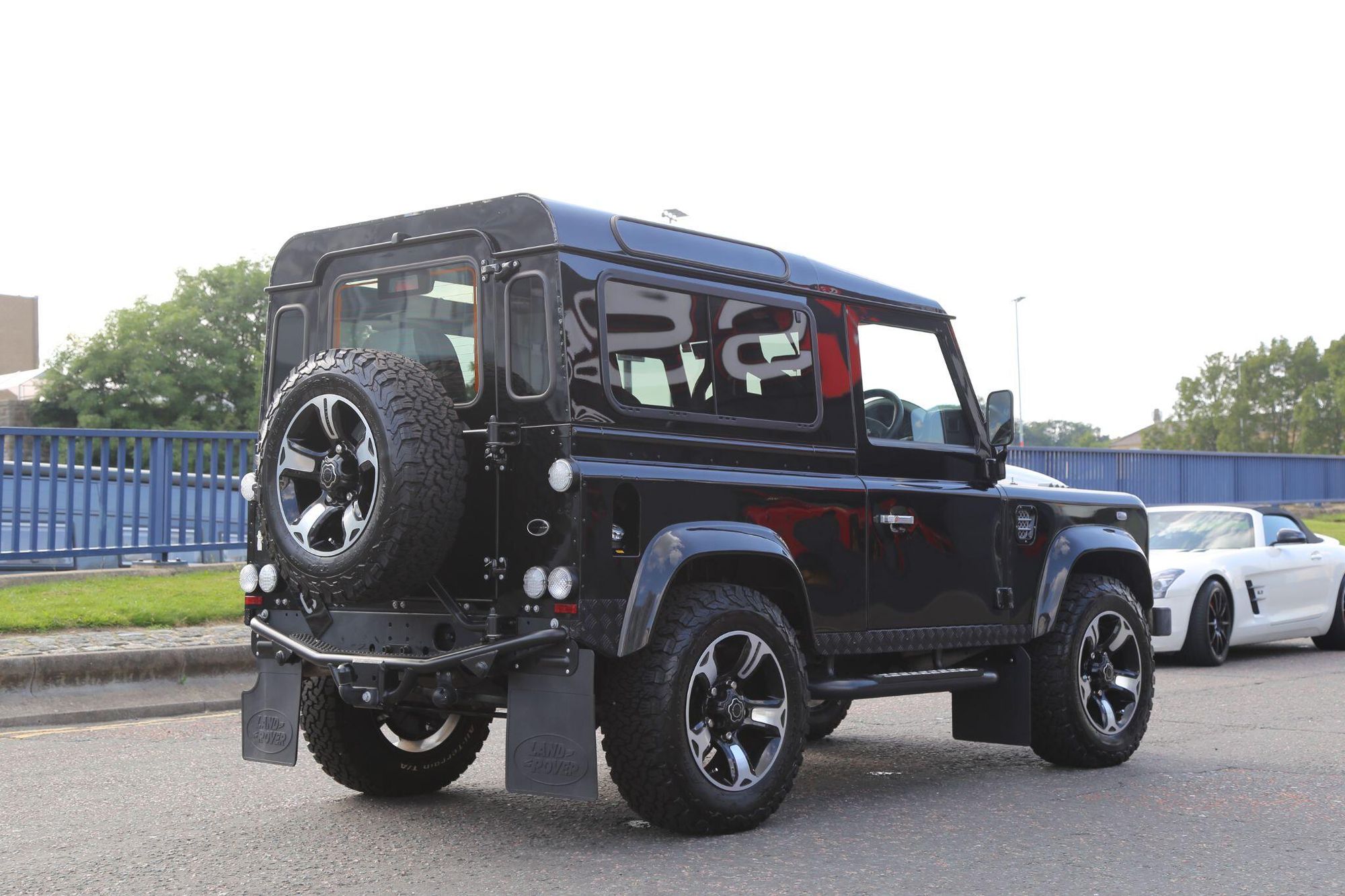 LAND ROVER DEFENDER 90 SWB DIESEL XS Station Wagon TDCi [2.2] for sale UK - Slide 8
