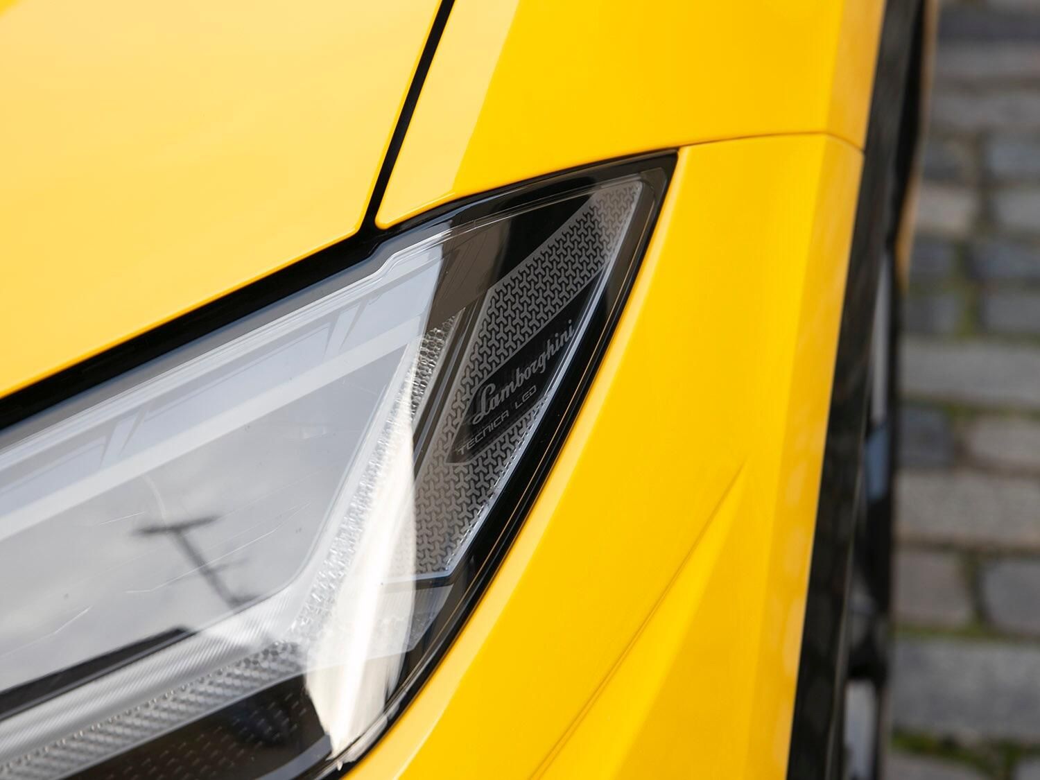 LAMBORGHINI URUS ESTATE 4.0T FSI V8 5dr Auto for sale UK - Slide 3