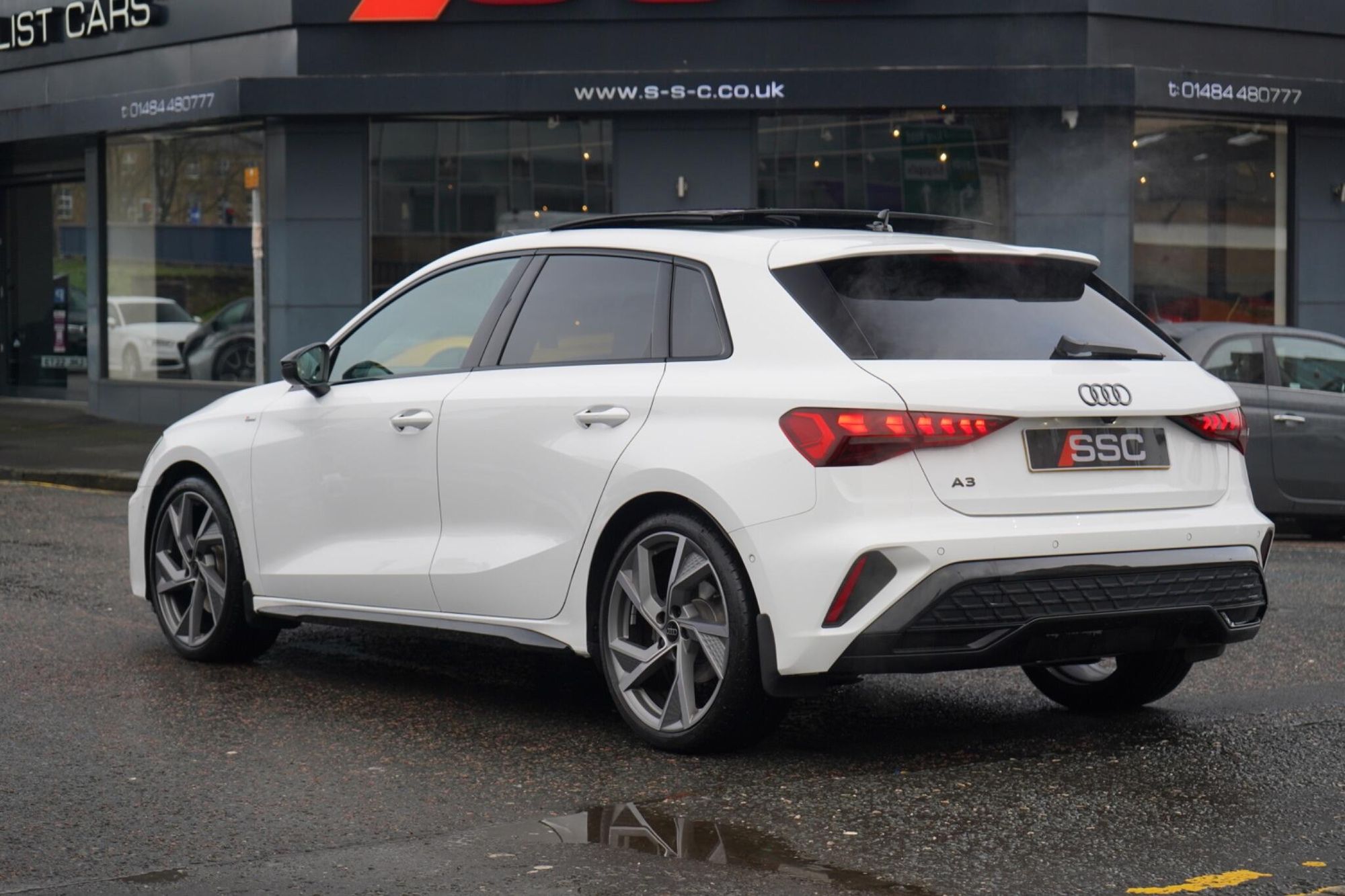 AUDI A3 SPORTBACK 35 TFSI Black Edition 5dr S Tronic for sale UK - Slide 2