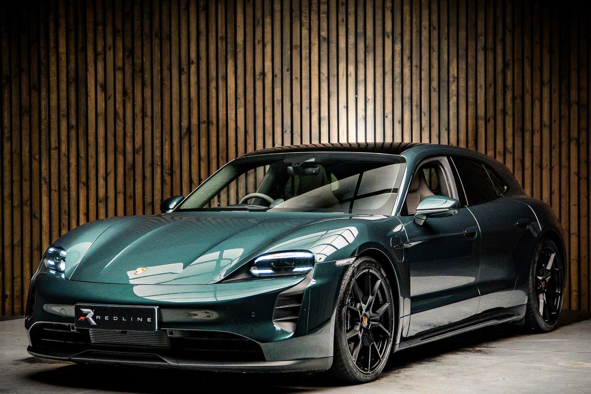 PORSCHE TAYCAN SPORT TURISMO 440kW GTS 93kWh 5dr Auto for sale UK - Slide 8