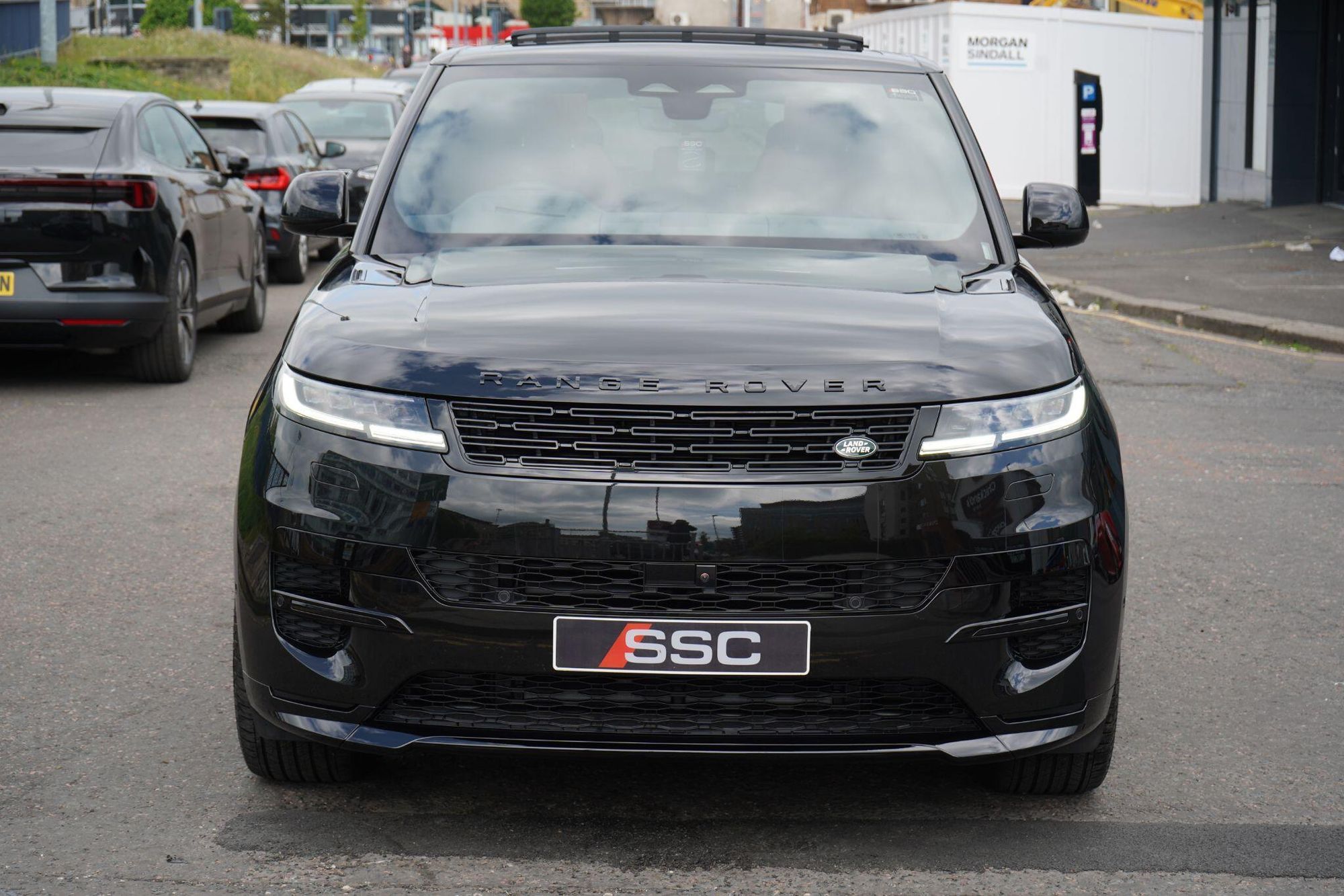 LAND ROVER RANGE ROVER SPORT DIESEL ESTATE 3.0 D350 Autobiography 5dr Auto for sale UK - Slide 6