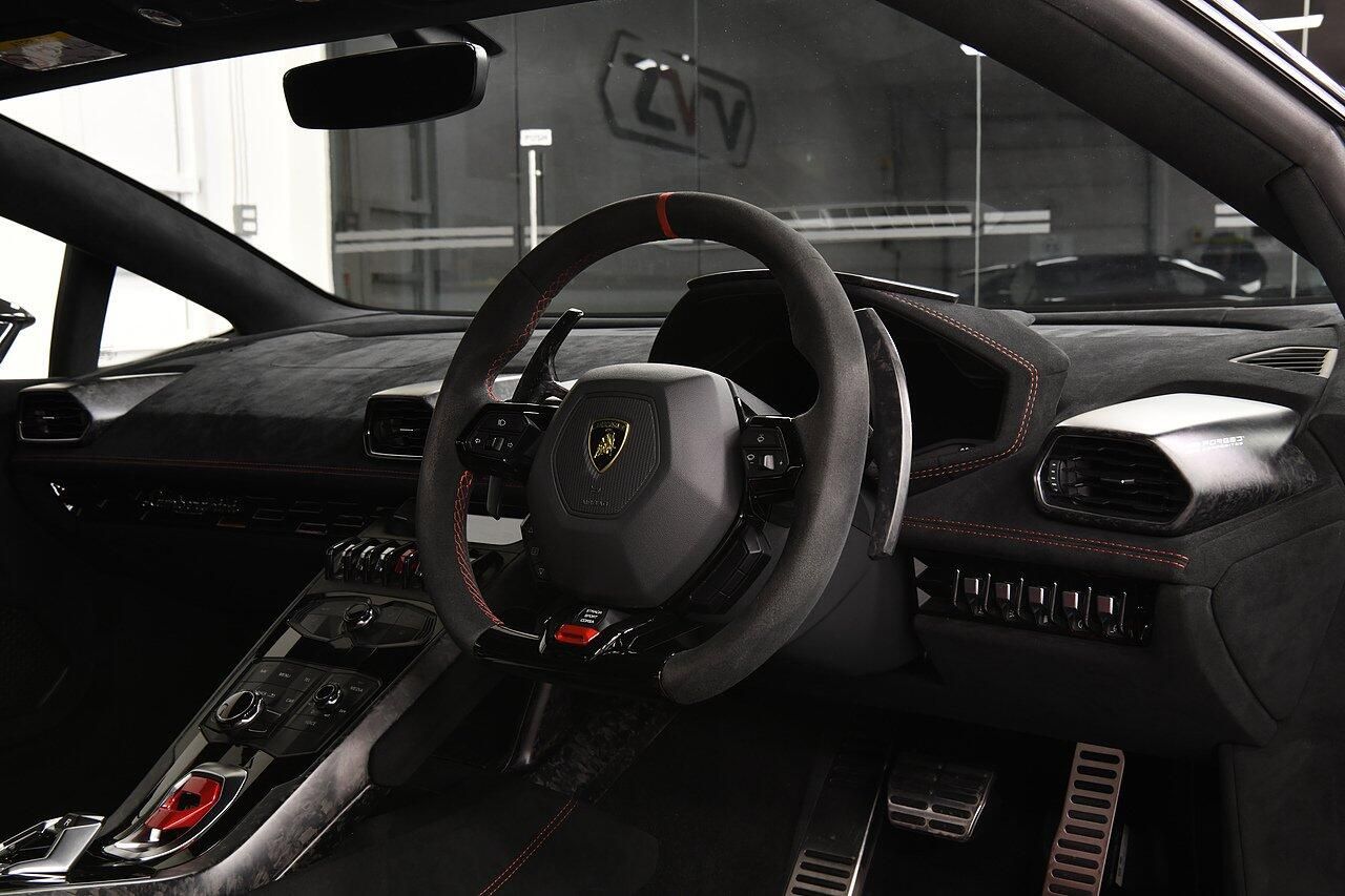 LAMBORGHINI HURACAN COUPE LP 640-4 Performante 2dr LDF for sale UK - Slide 5
