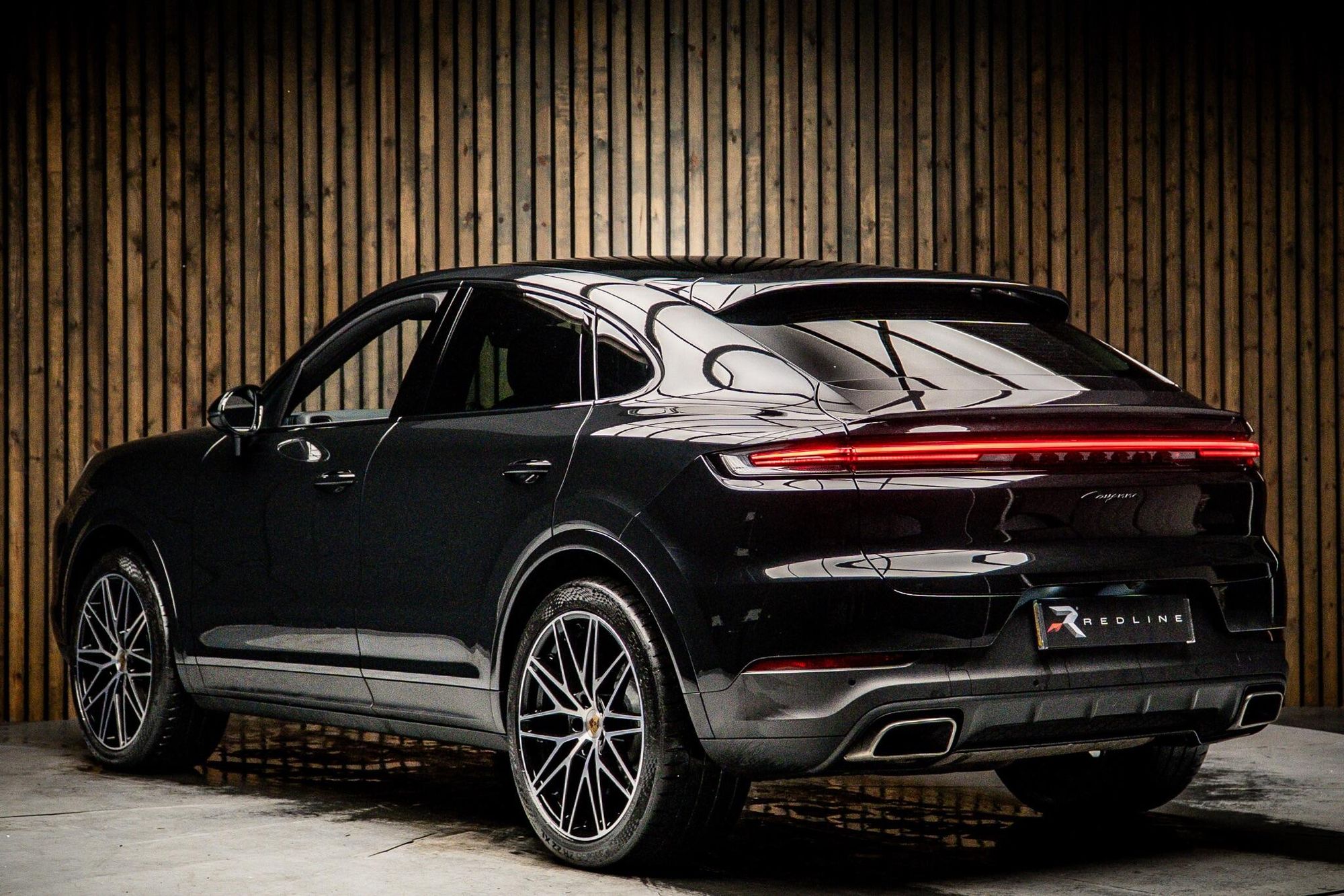 Porsche Cayenne Coupe 3.0 V6 Black Edition 353 Tiptronic S 5 Door Auto for sale UK - Slide 3