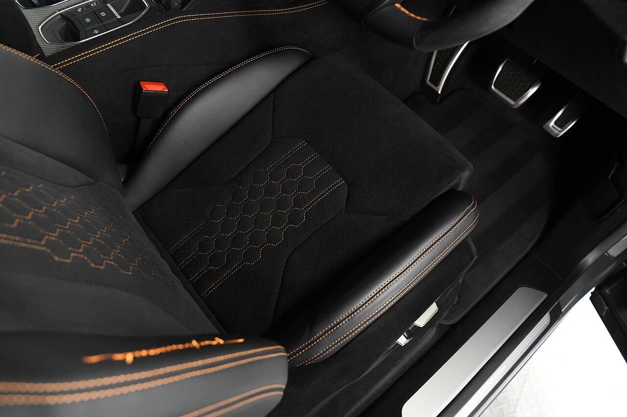 LAMBORGHINI URUS ESTATE 4.0T FSI V8 Performante 5dr Auto for sale UK - Slide 10