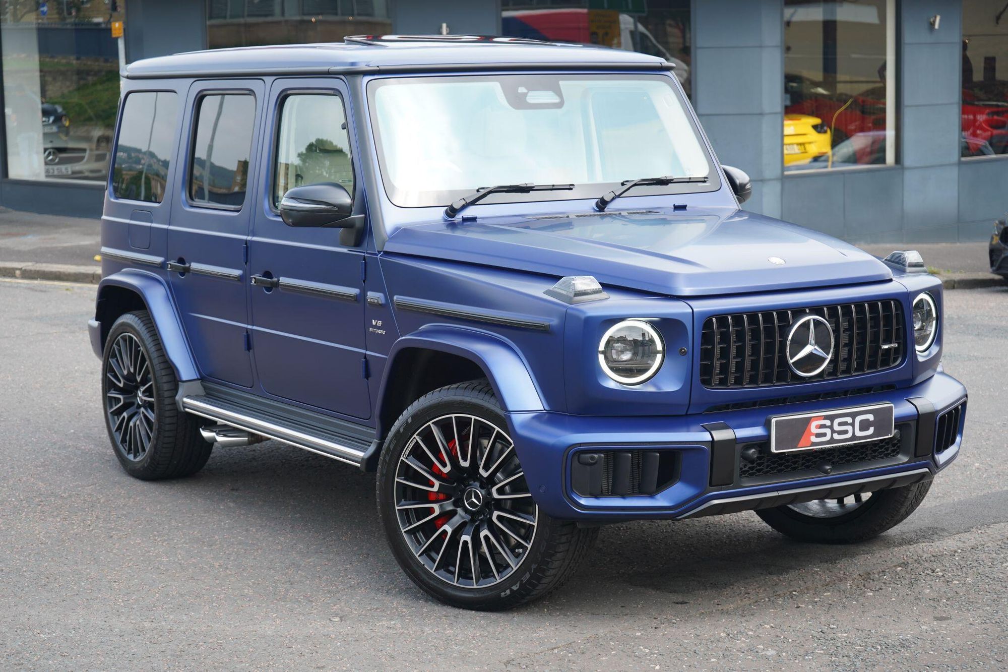 MERCEDES-BENZ G CLASS AMG STATION WAGON SPECIAL EDITIONS G63 Manufaktur Edition 5dr 9G-Tronic for sale UK - Slide 5