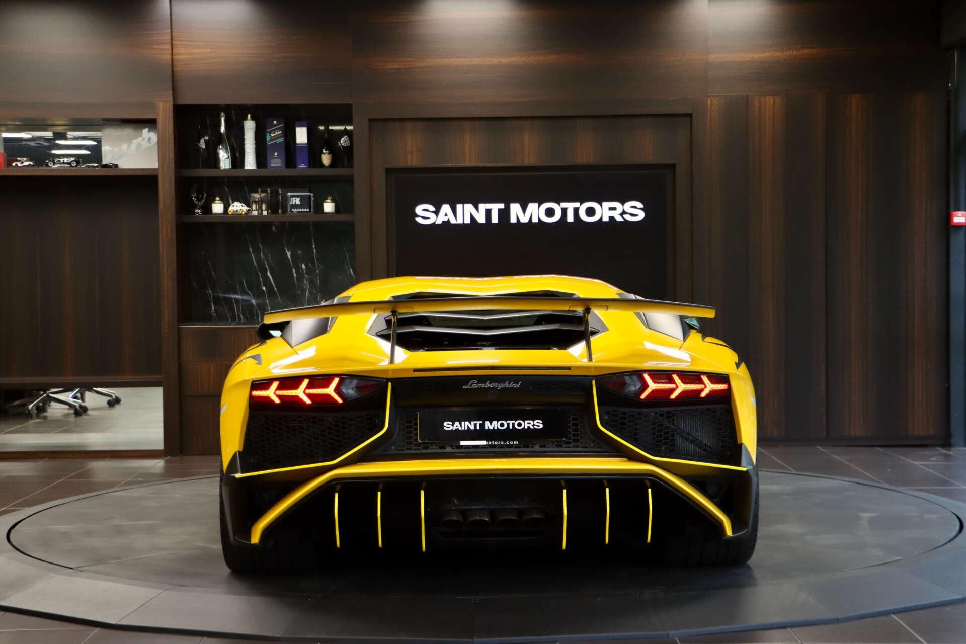LAMBORGHINI AVENTADOR COUPE LP 750-4 Superveloce 2dr ISR for sale UK - Slide 6