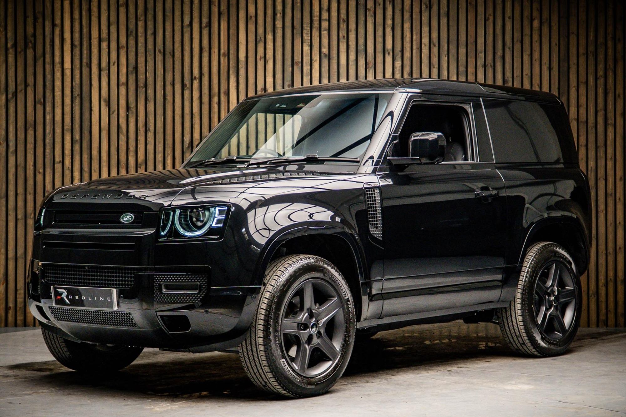 LAND ROVER DEFENDER 90 DIESEL 3.0 D250 Hard Top X-Dynamic SE Auto for sale UK - Slide 8