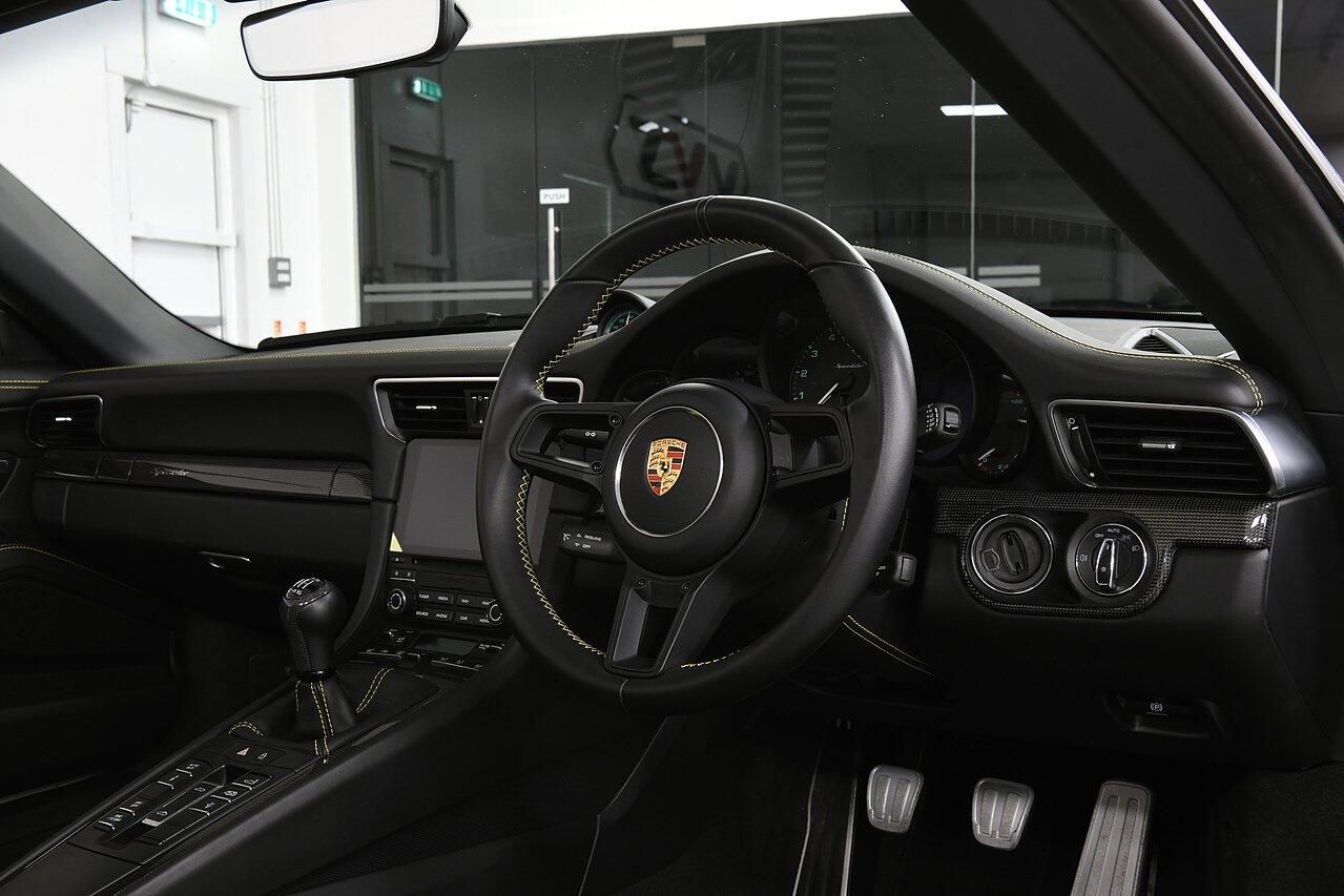 PORSCHE 911 [991] SPEEDSTER SPECIAL EDITIONS 2dr for sale UK - Slide 5