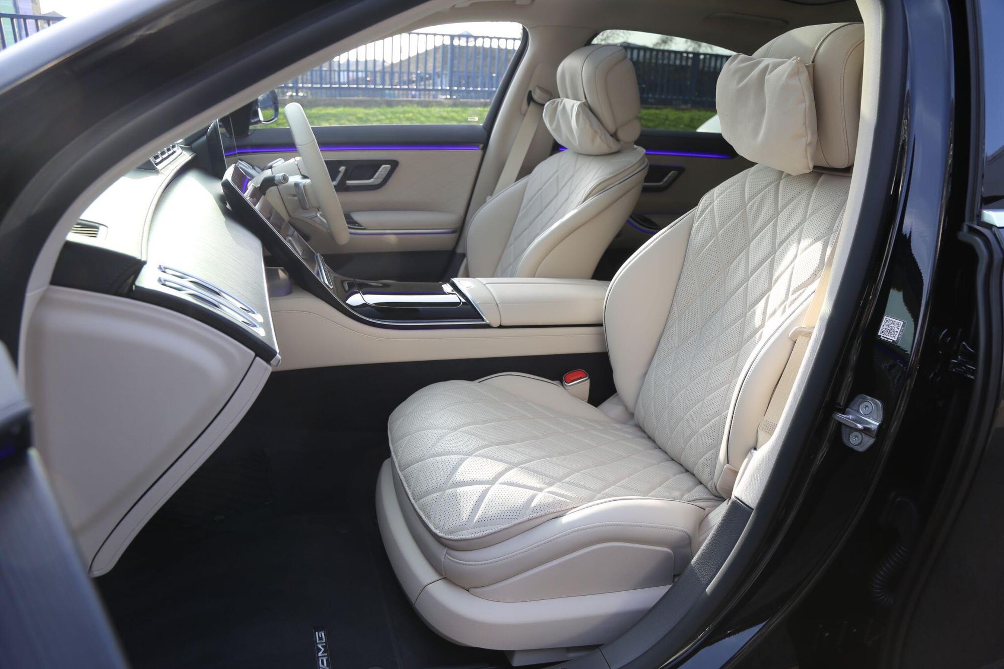 MERCEDES-BENZ S CLASS DIESEL SALOON S350d L AMG Line Premium Plus 4dr 9G-Tronic for sale UK - Slide 2