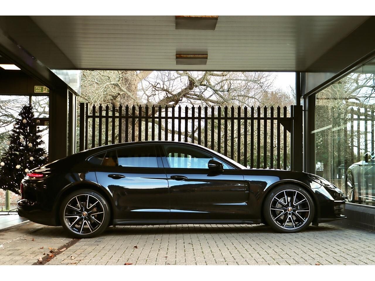 PORSCHE PANAMERA HATCHBACK 2.9 V6 5dr PDK for sale UK - Slide 4