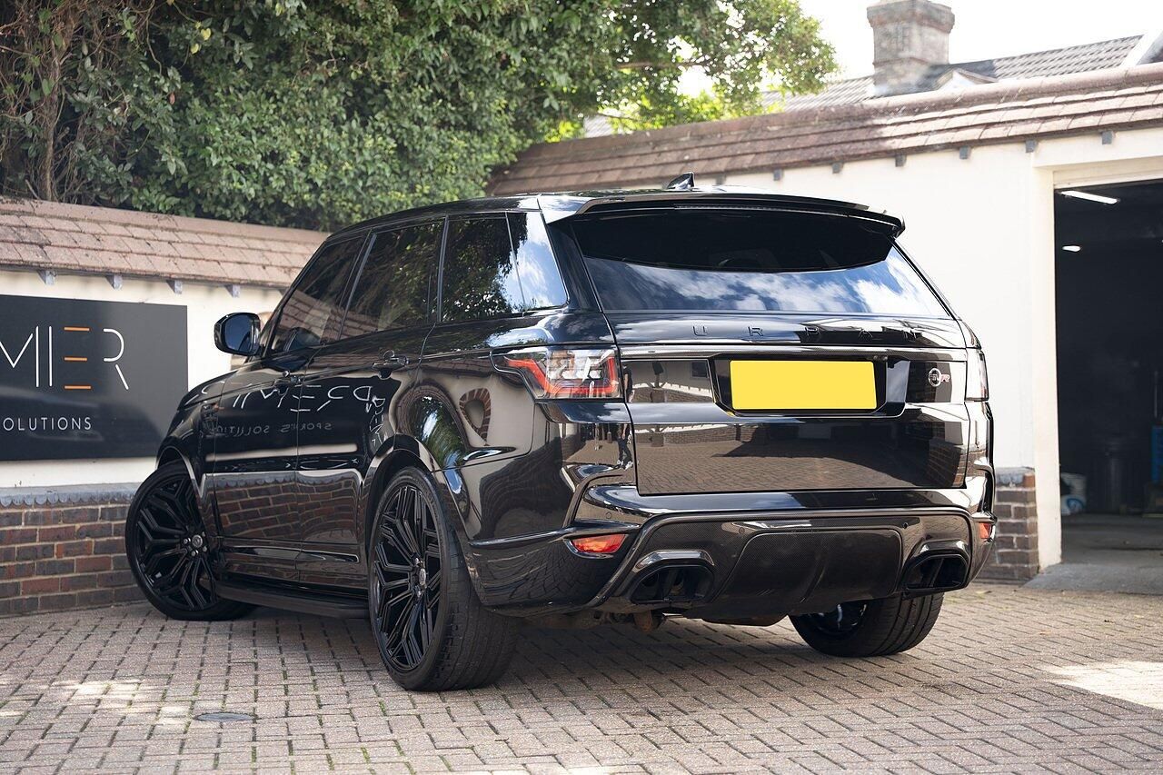 LAND ROVER RANGE ROVER SPORT ESTATE 5.0 P575 S/C SVR 5dr Auto for sale UK - Slide 4