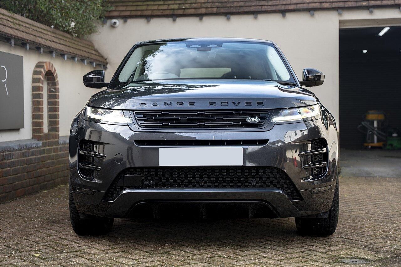 LAND ROVER RANGE ROVER EVOQUE HATCHBACK 1.5 P300e Dynamic HSE 5dr Auto for sale UK - Slide 2