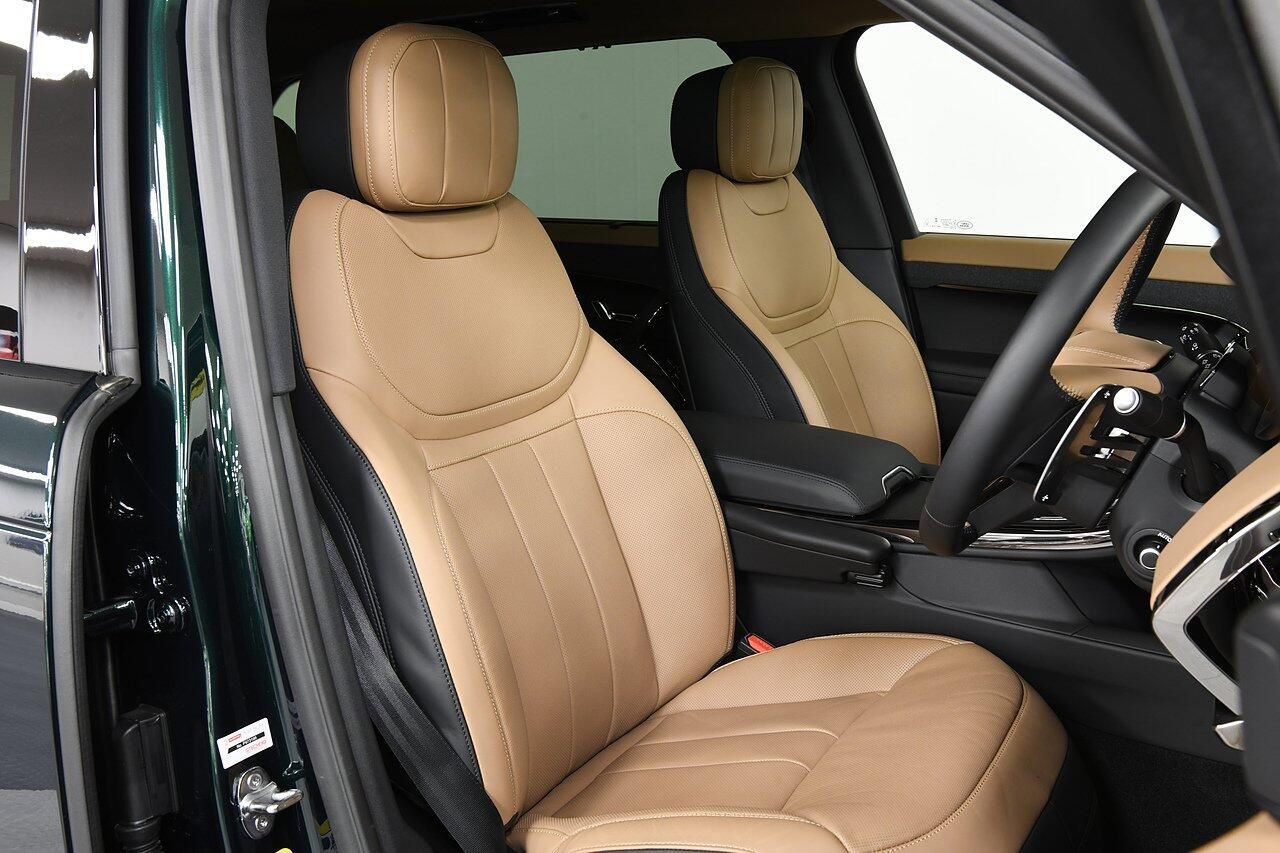 LAND ROVER RANGE ROVER SPORT ESTATE 3.0 P550e Autobiography 5dr Auto for sale UK - Slide 8