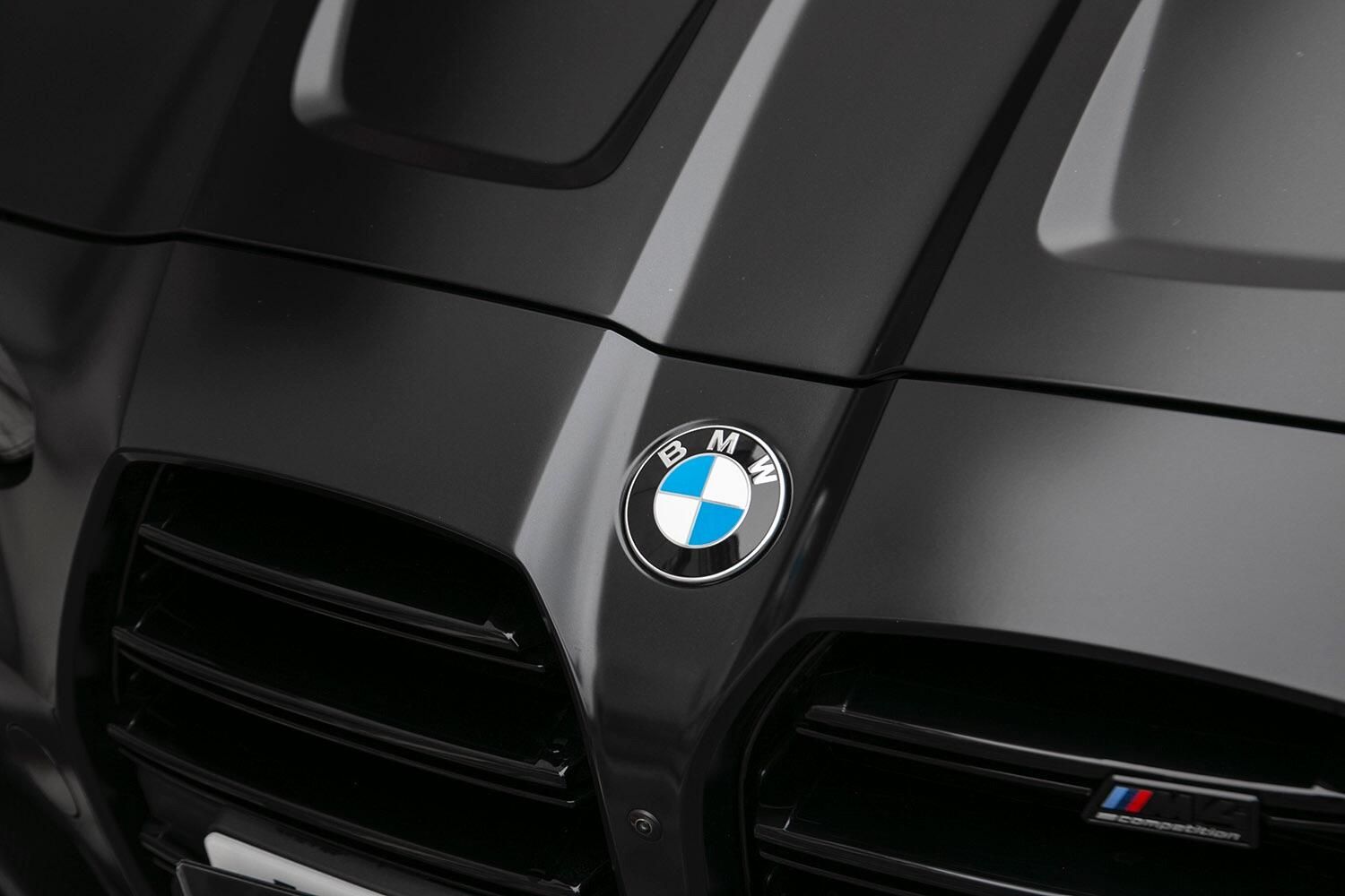 BMW M4 CONVERTIBLE M4 xDrive 530 Competition M 2dr Step Auto for sale UK - Slide 4