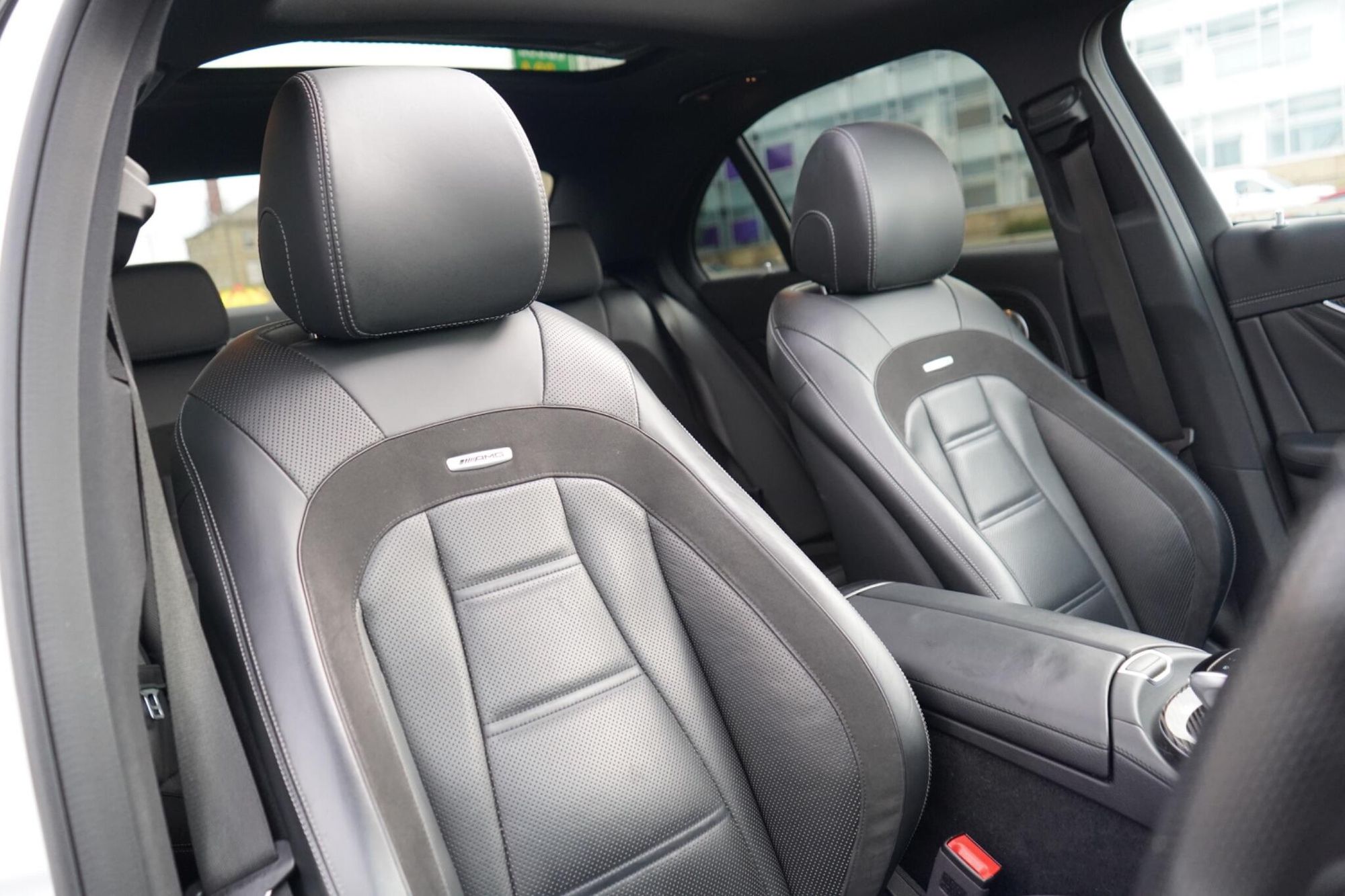 MERCEDES-BENZ E CLASS AMG SALOON E63 4Matic+ Premium 4dr 9G-Tronic for sale UK - Slide 3