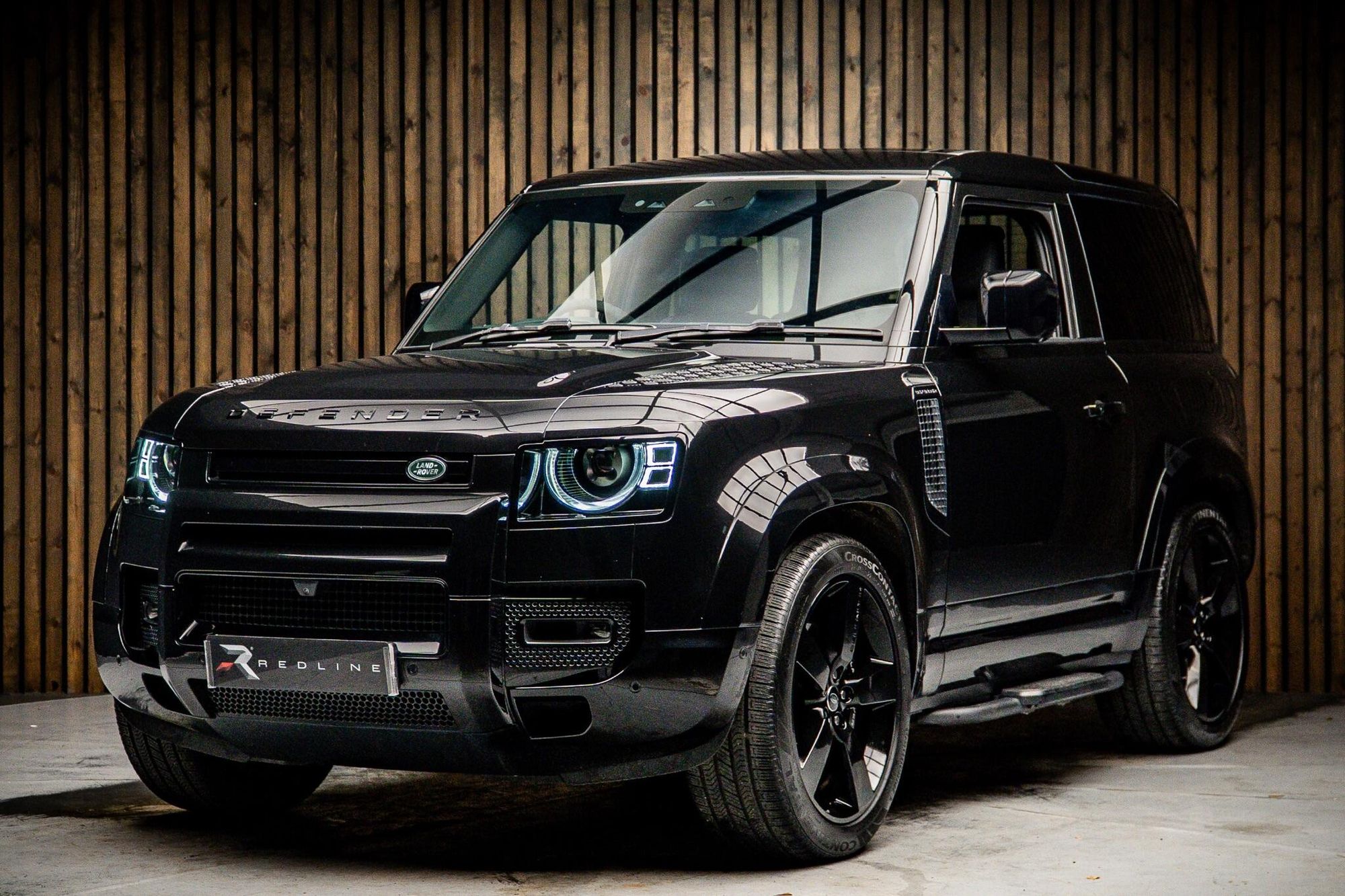 LAND ROVER DEFENDER ESTATE 5.0 P525 V8 90 3dr Auto for sale UK - Slide 8