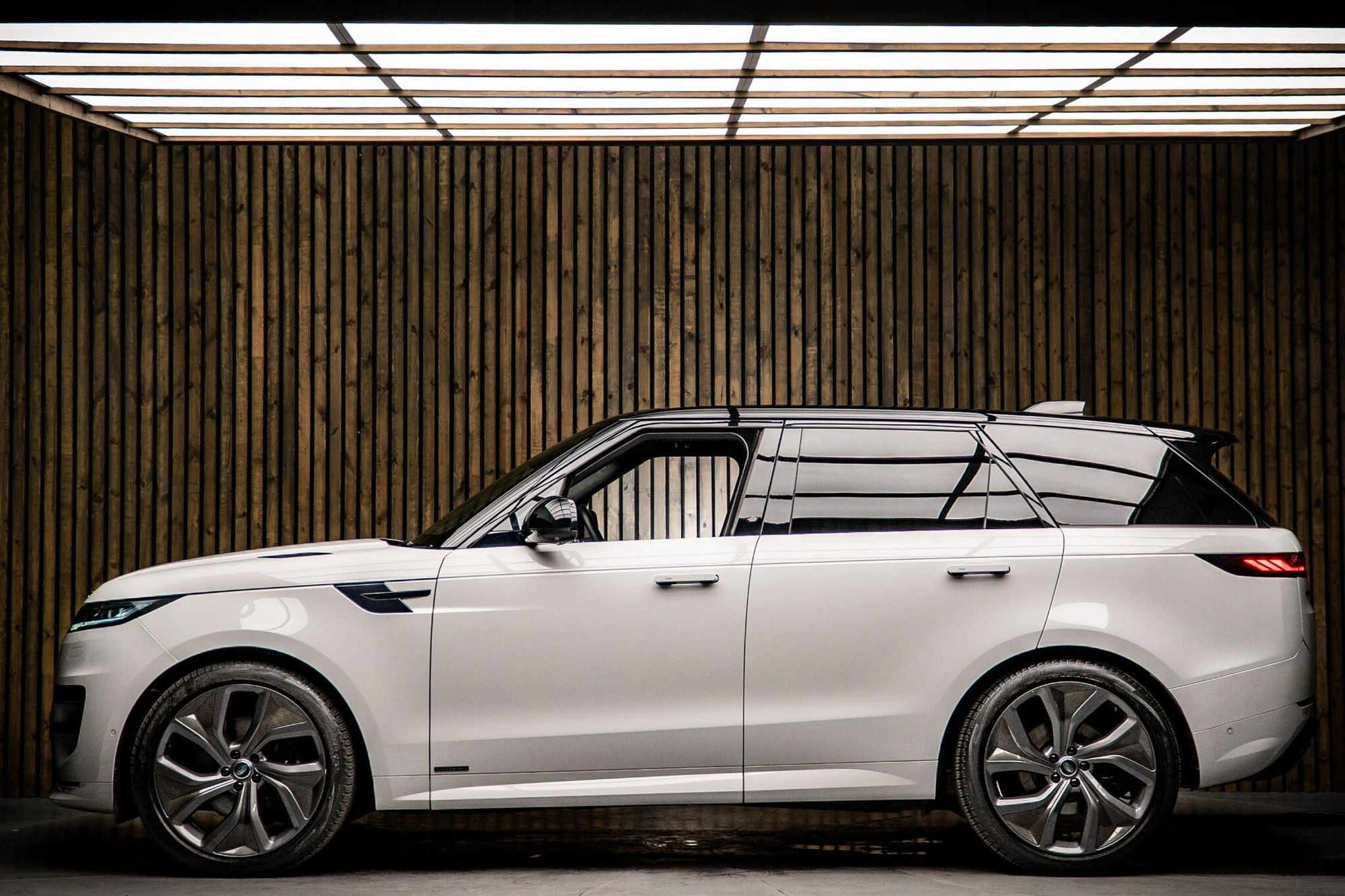 LAND ROVER RANGE ROVER SPORT DIESEL ESTATE 3.0 D350 Autobiography 5dr Auto for sale UK - Slide 7