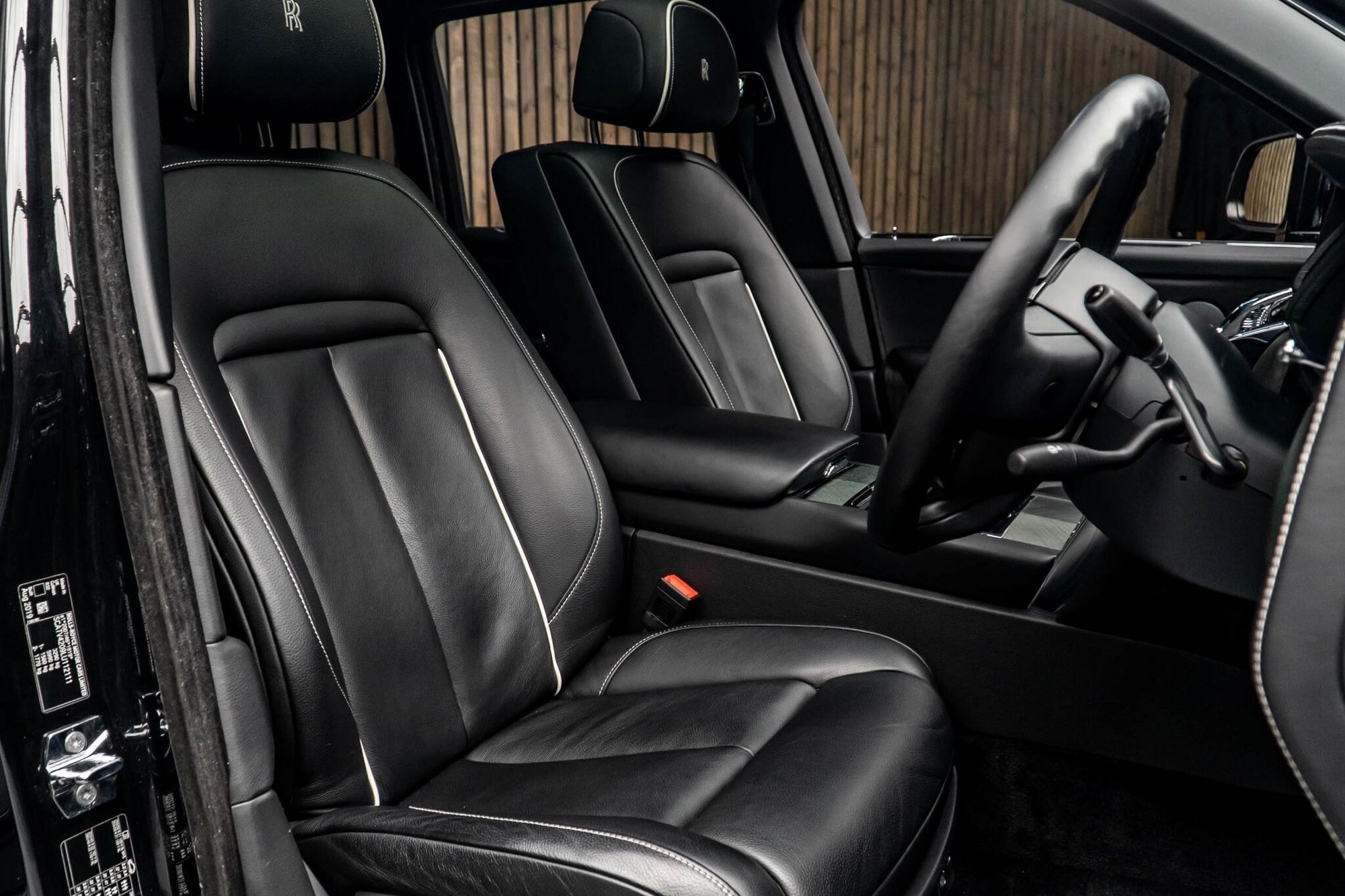 ROLLS-ROYCE CULLINAN ESTATE 5dr Auto for sale UK - Slide 2