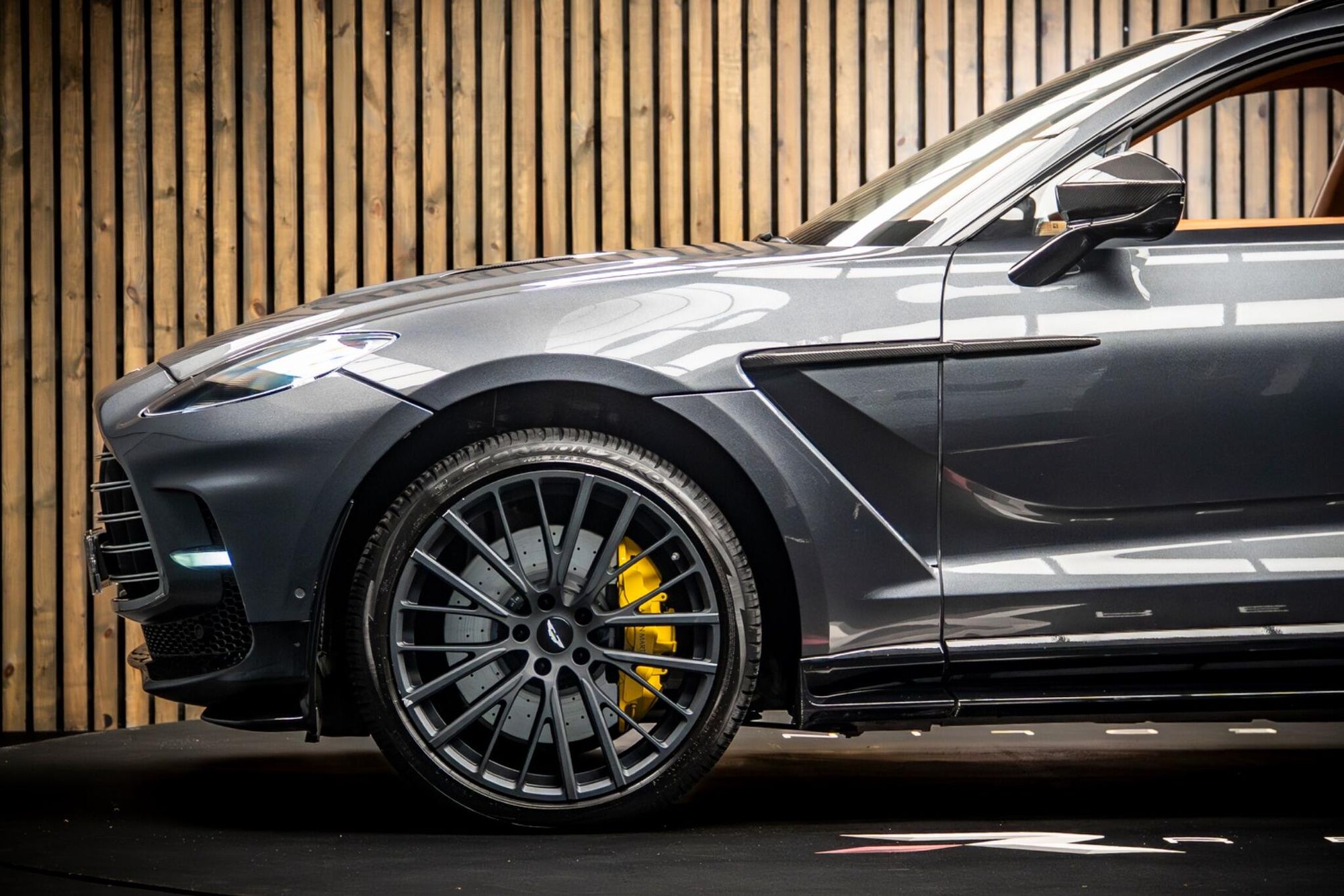 ASTON MARTIN DBX ESTATE V8 DBX707 5dr Touchtronic for sale UK - Slide 9