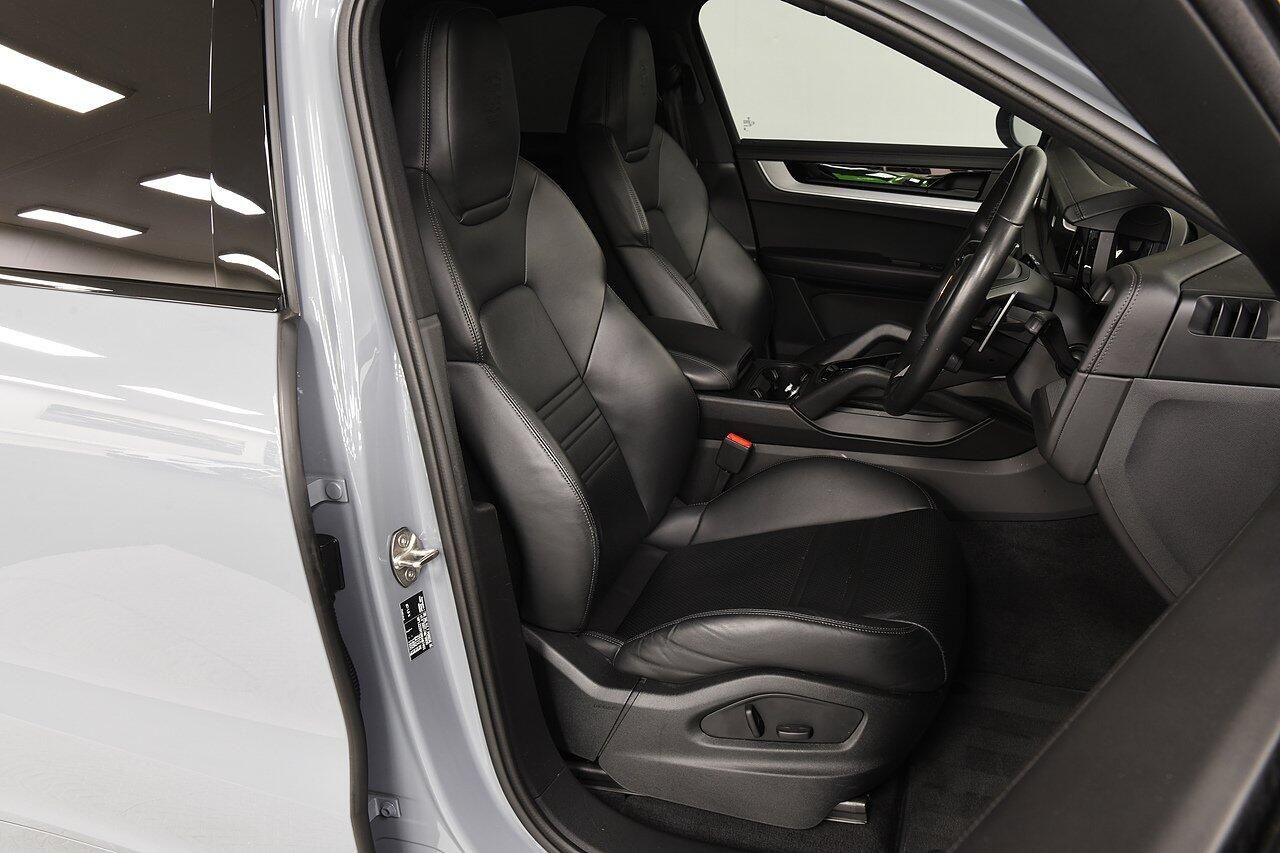 PORSCHE CAYENNE COUPE S 5dr Tiptronic S for sale UK - Slide 7