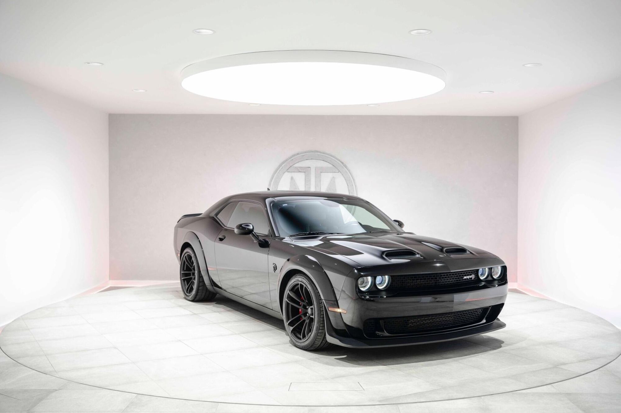 DODGE CHALLENGER BLACK GHOST 6.3 SXT 5dr for sale UK - Slide 5