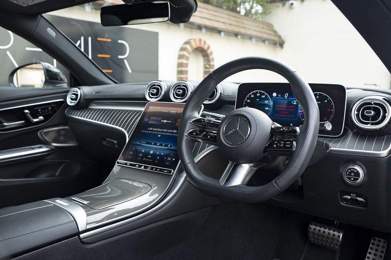 MERCEDES-BENZ CLE DIESEL COUPE CLE 220d AMG Line Premium Plus 2dr 9G-Tronic for sale UK - Slide 7