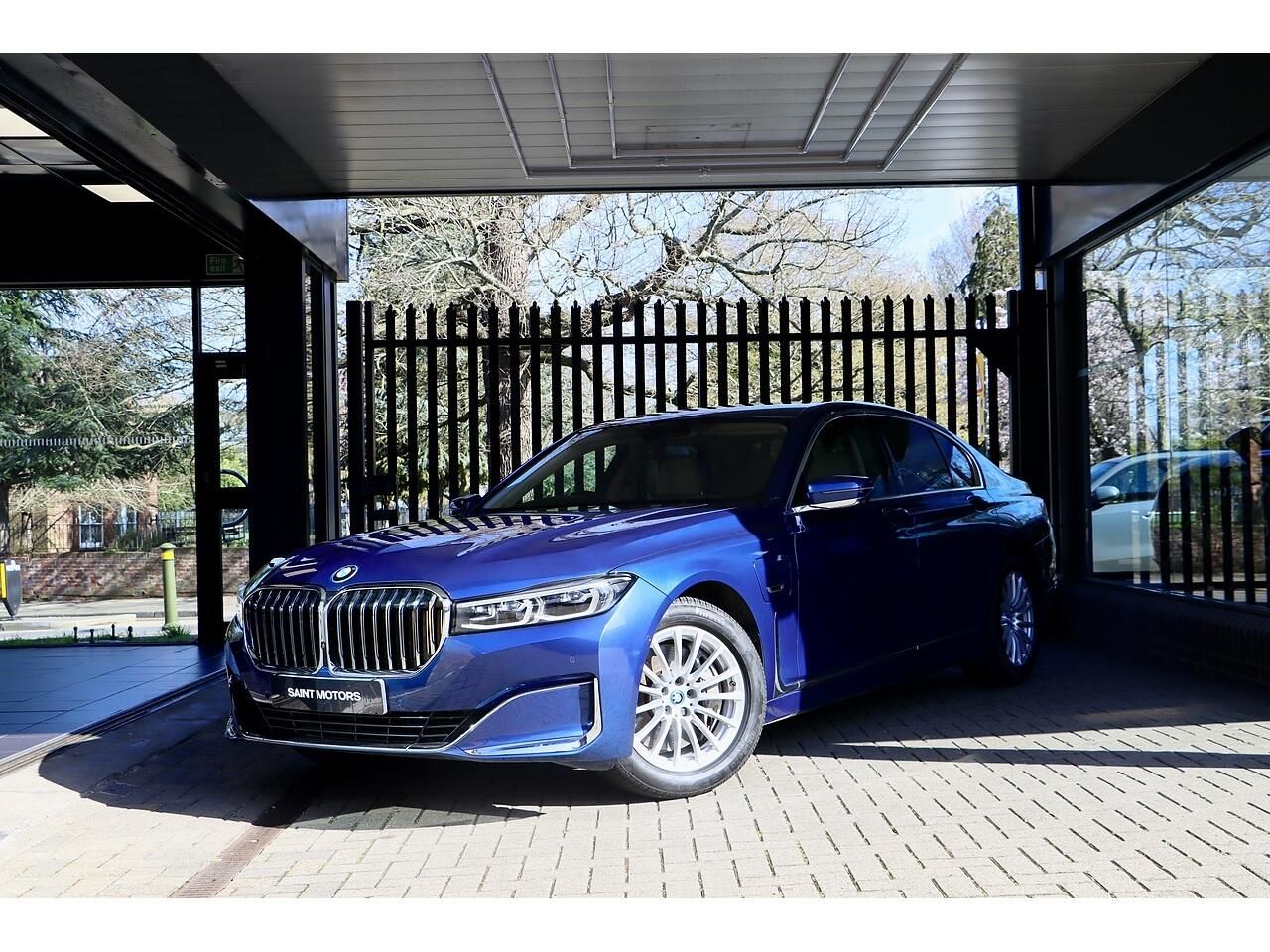 BMW 7 SERIES SALOON 745e 4dr Auto for sale UK - Slide 2