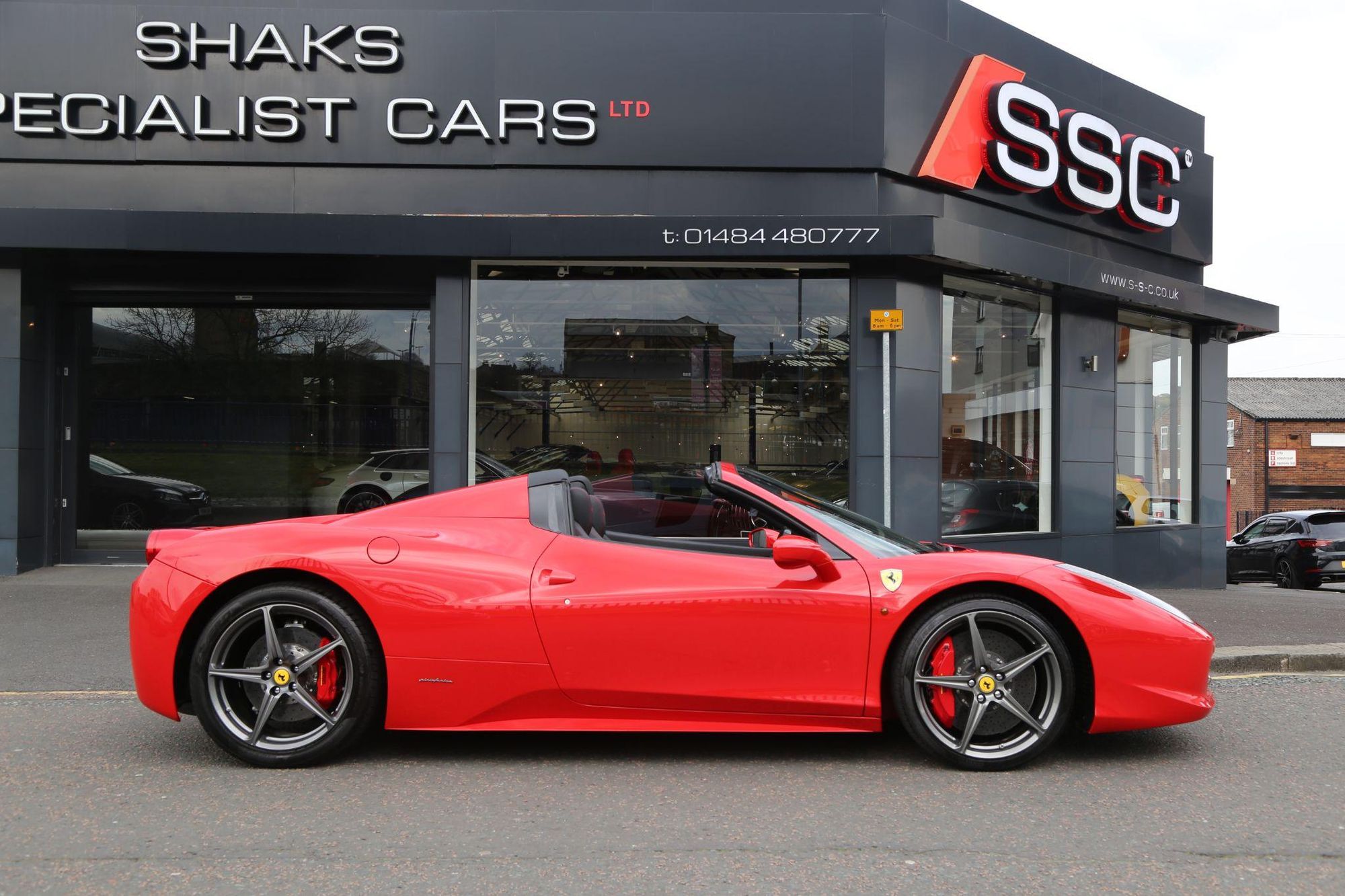 FERRARI 458 CONVERTIBLE Spider 2dr Auto for sale UK - Slide 5
