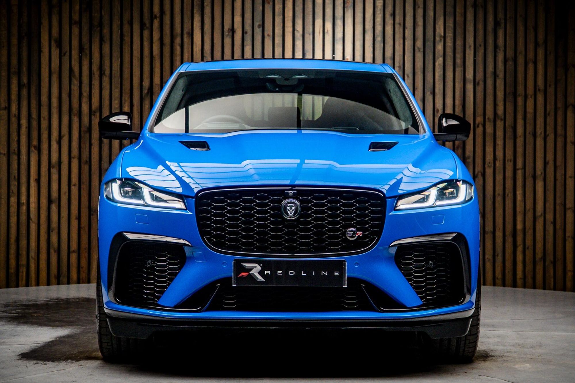 JAGUAR F-PACE ESTATE 5.0 V8 550 SVR 5dr Auto AWD for sale UK - Slide 5