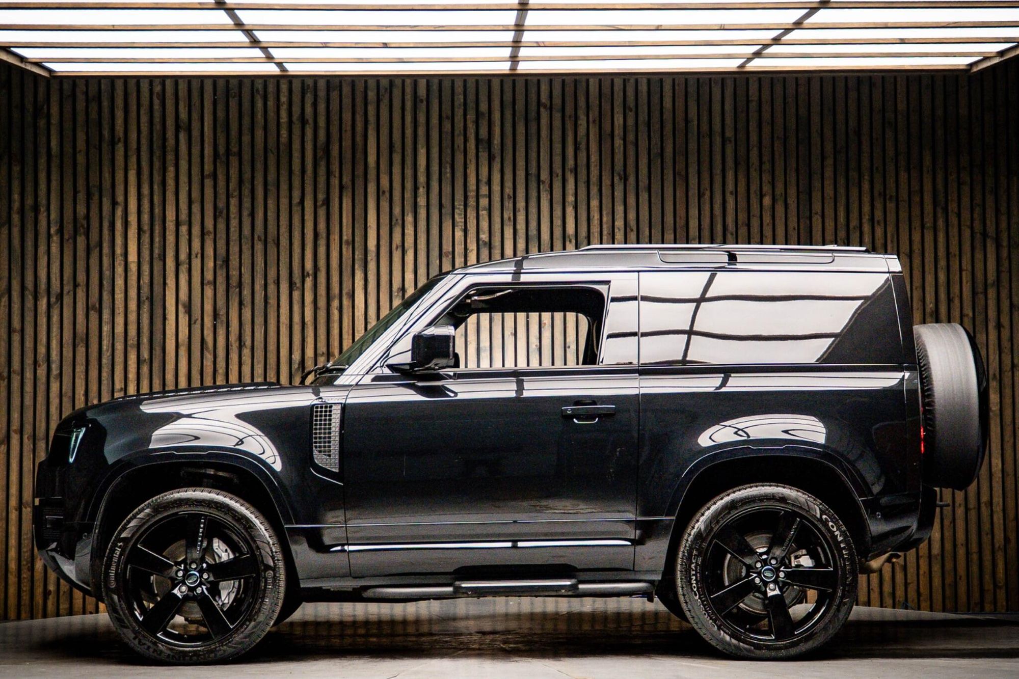 LAND ROVER DEFENDER 90 DIESEL 3.0 D350 Hard Top X-Dynamic HSE Auto for sale UK - Slide 7