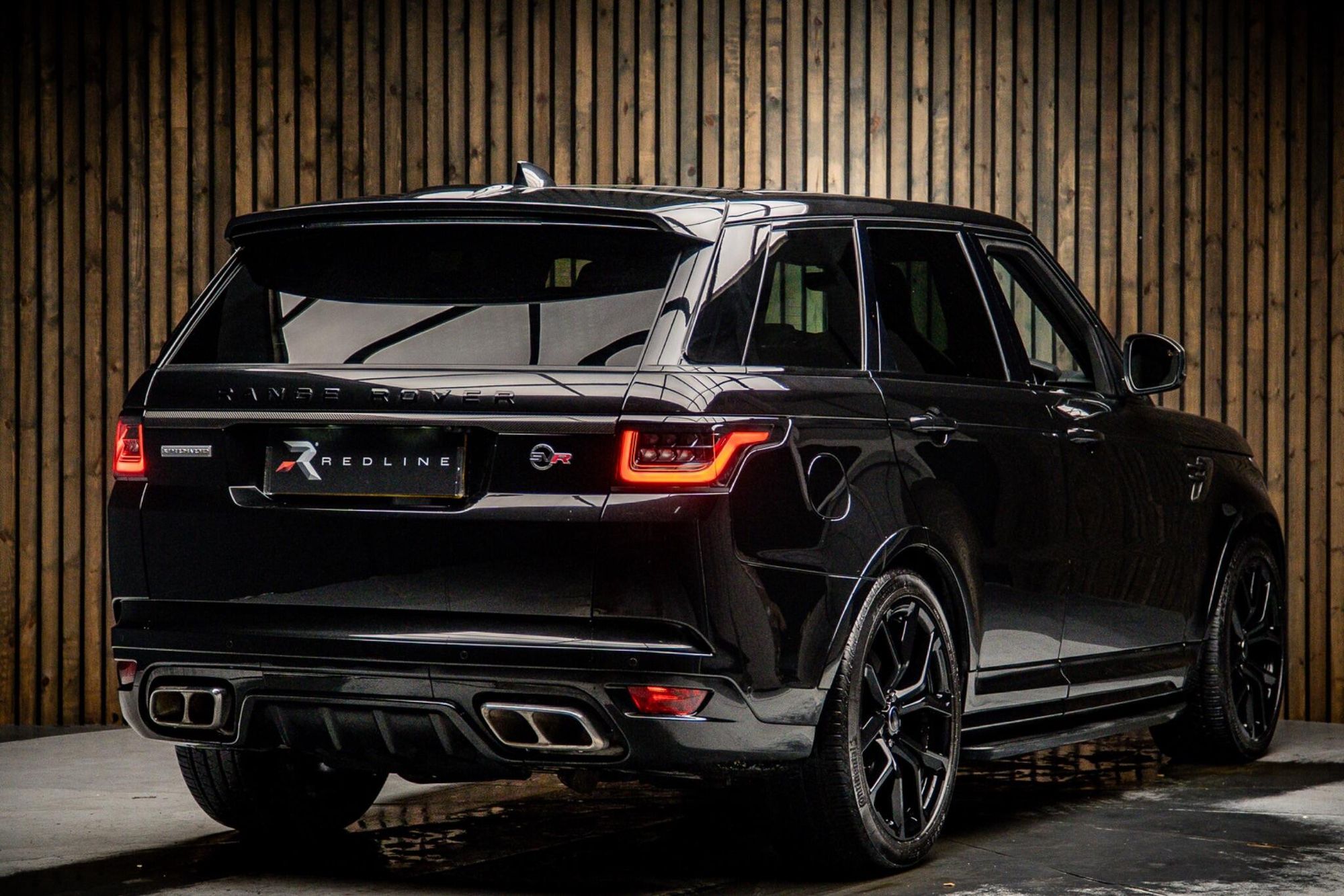 LAND ROVER RANGE ROVER SPORT ESTATE 5.0 P575 S/C SVR Carbon Edition 5dr Auto for sale UK - Slide 4