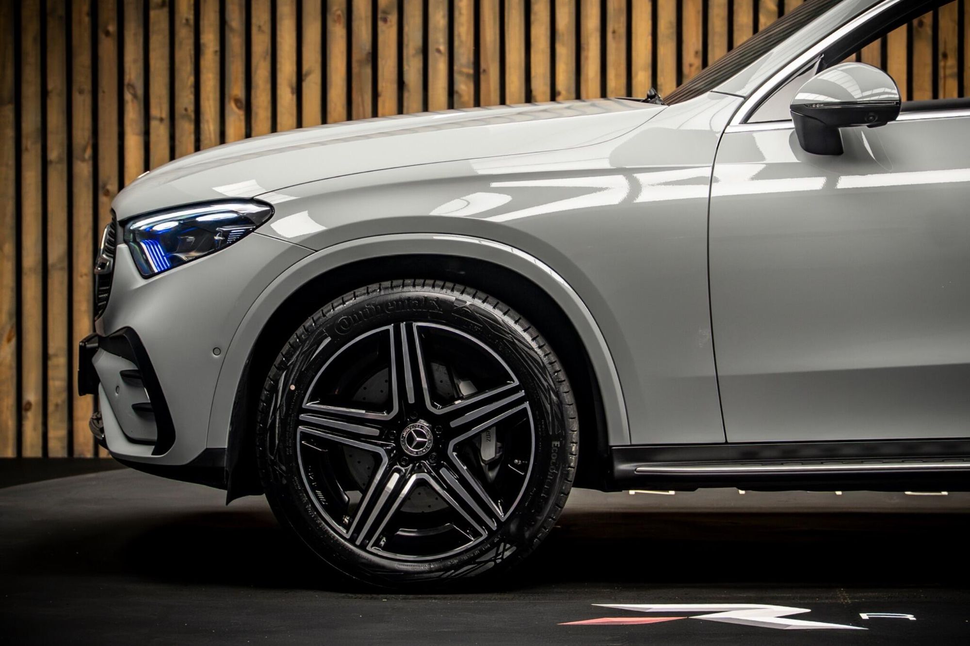 MERCEDES-BENZ GLC ESTATE GLC 300 4Matic AMG Line Premium Plus 5dr 9G-Tronic for sale UK - Slide 9