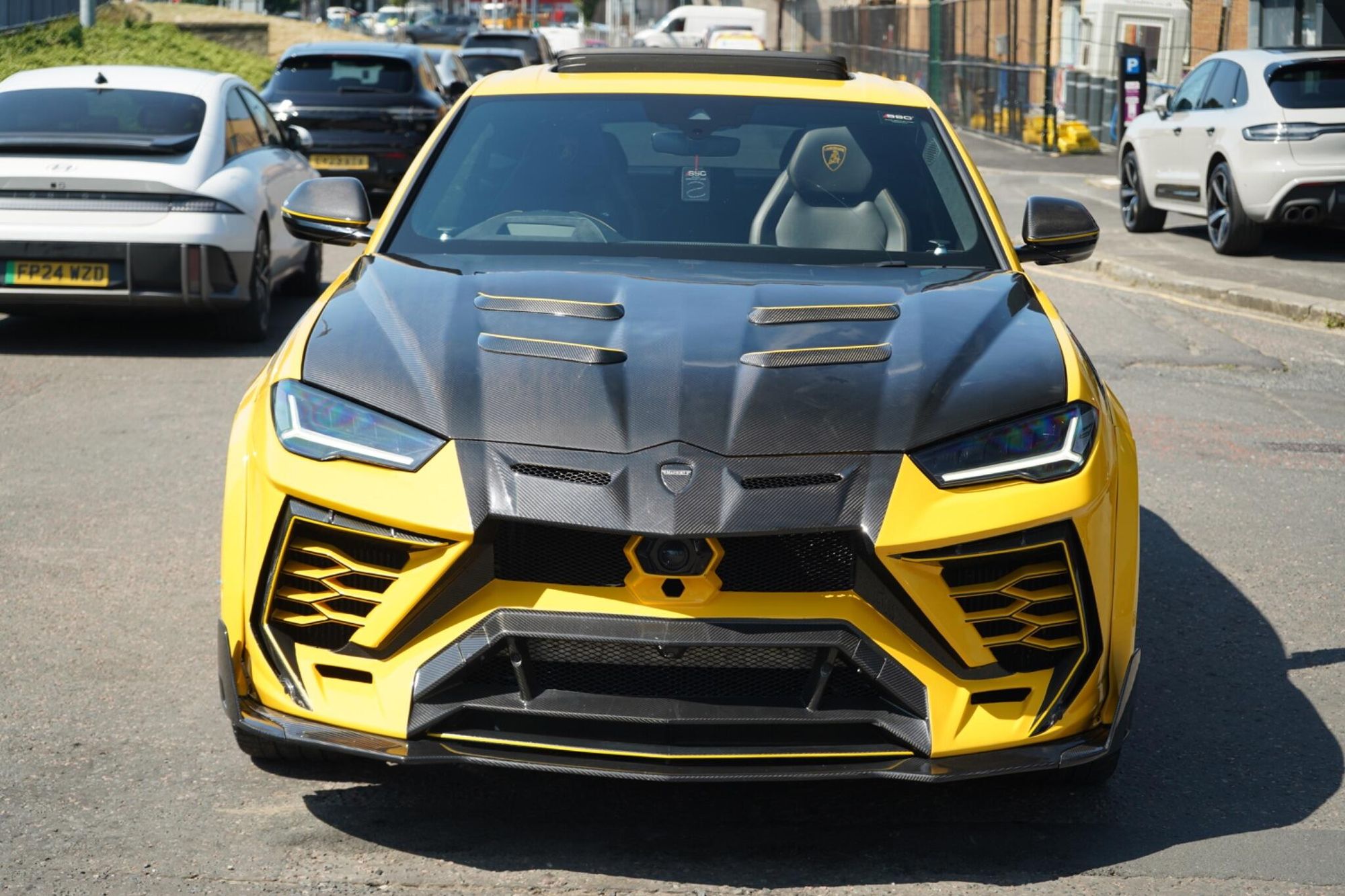 LAMBORGHINI URUS ESTATE 4.0T FSI V8 5dr Auto for sale UK - Slide 6