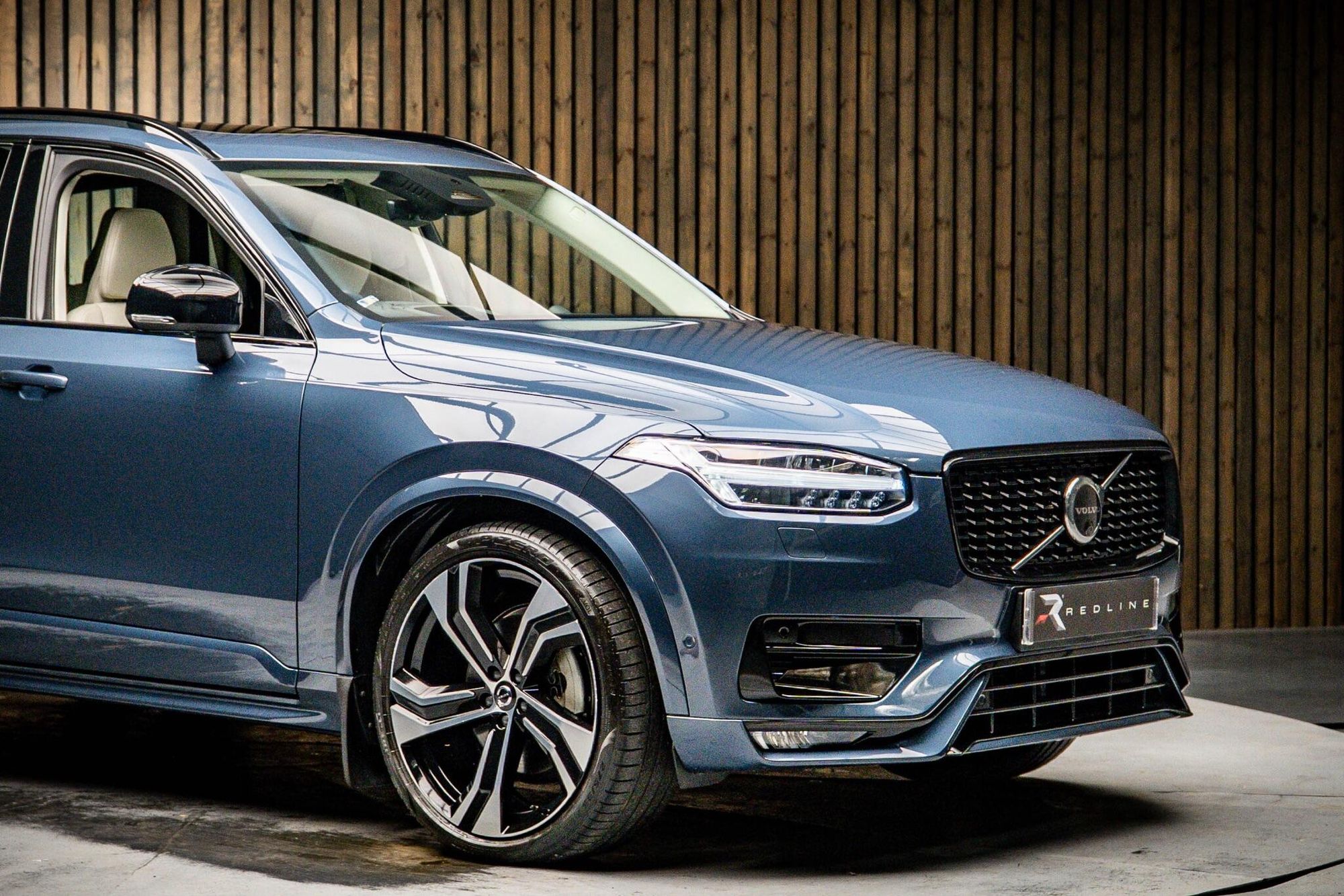 VOLVO XC90 ESTATE 2.0 B6P Ultimate Dark 5dr AWD Geartronic for sale UK - Slide 10