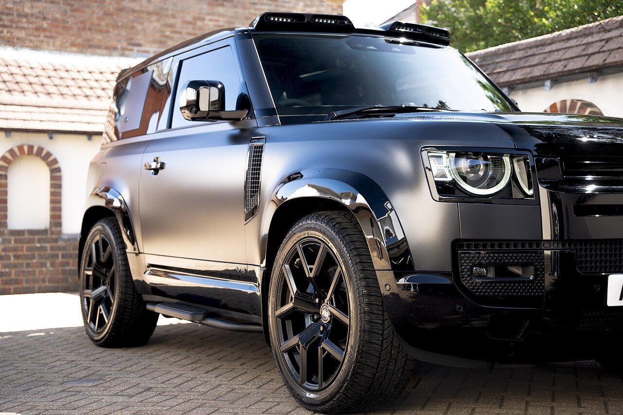 LAND ROVER DEFENDER ESTATE SPECIAL EDITIONS 5.0 P525 V8 Carpathian Edition 90 3dr Auto for sale UK - Slide 6