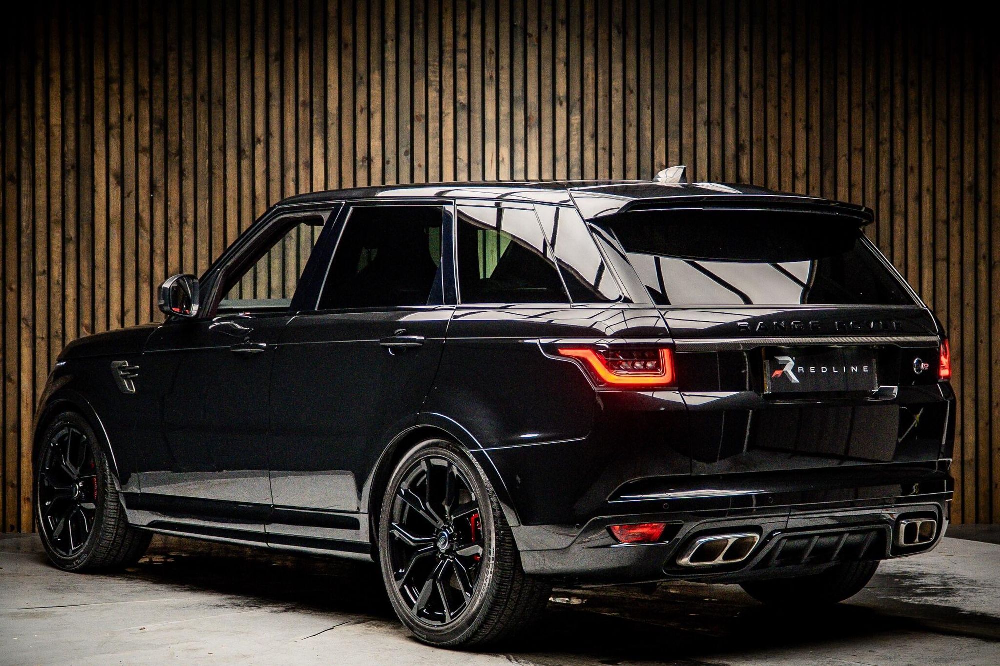 LAND ROVER RANGE ROVER SPORT ESTATE 5.0 P575 S/C SVR 5dr Auto for sale UK - Slide 3