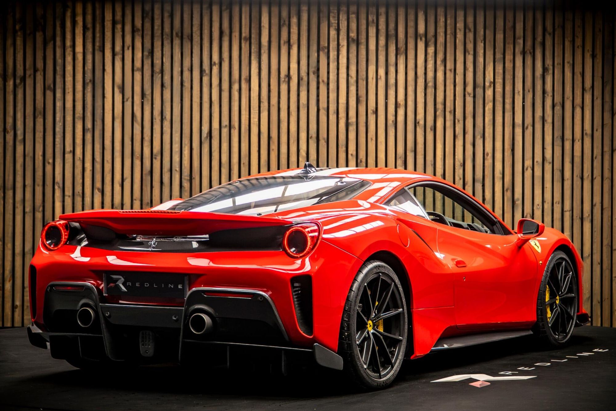 FERRARI 488 PISTA COUPE 2dr Auto for sale UK - Slide 4